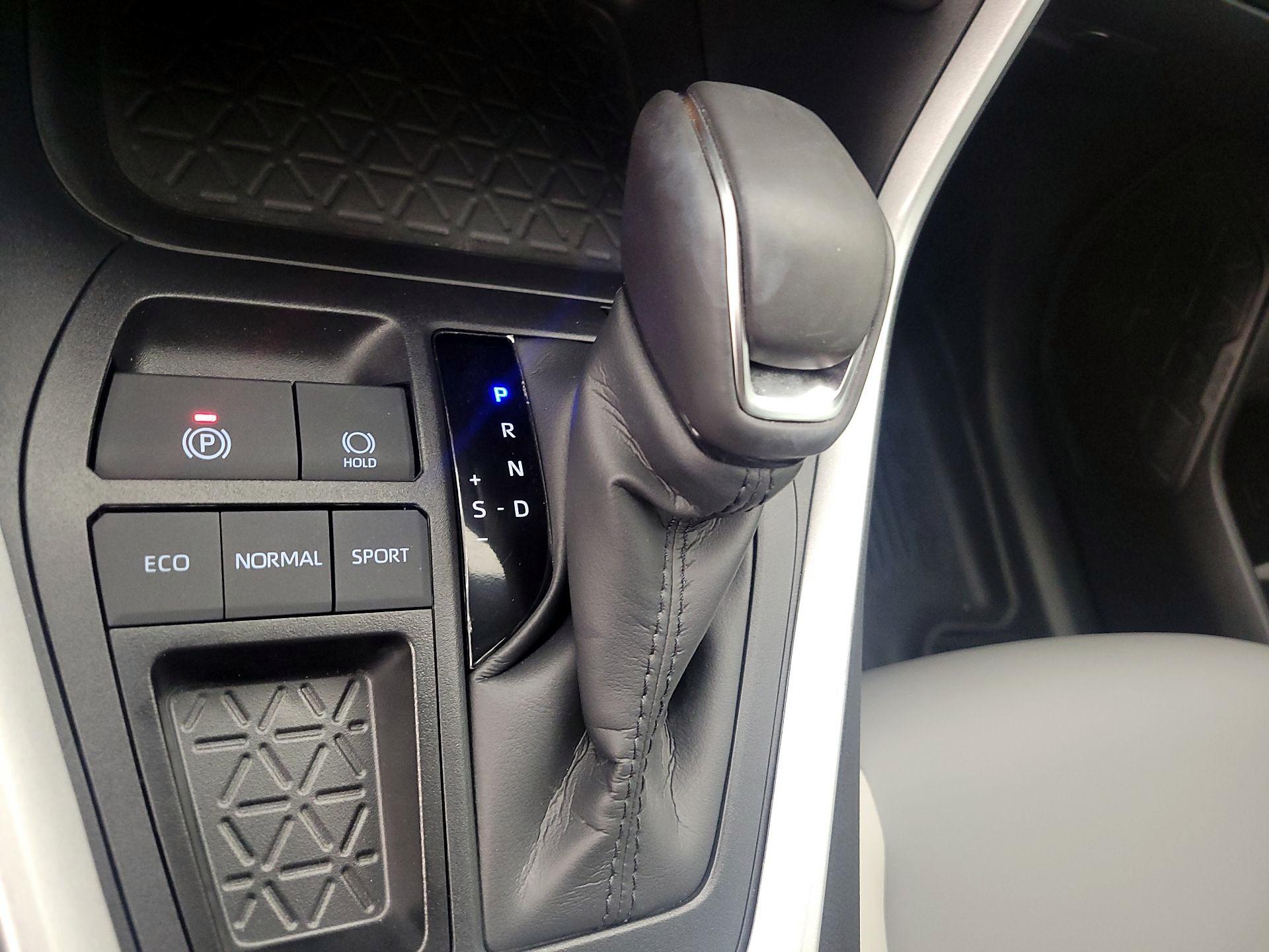 Thumbnail: 2025 Toyota RAV4 - 17