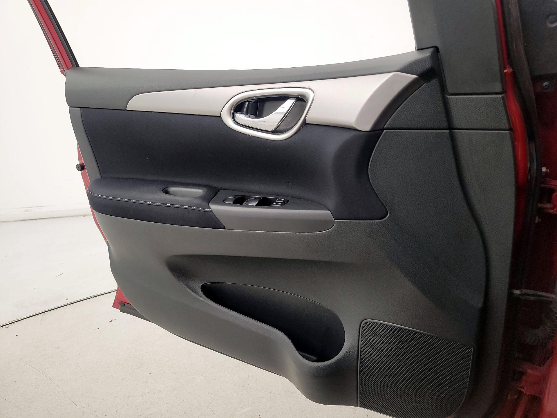 Thumbnail: 2014 Nissan Sentra - 12