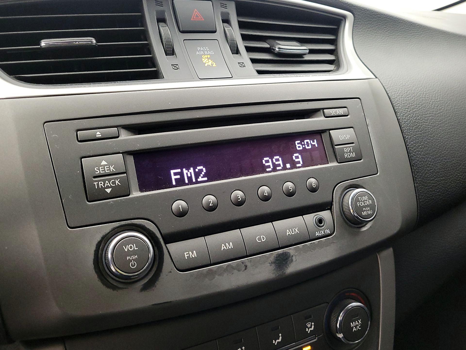 Thumbnail: 2014 Nissan Sentra - 14
