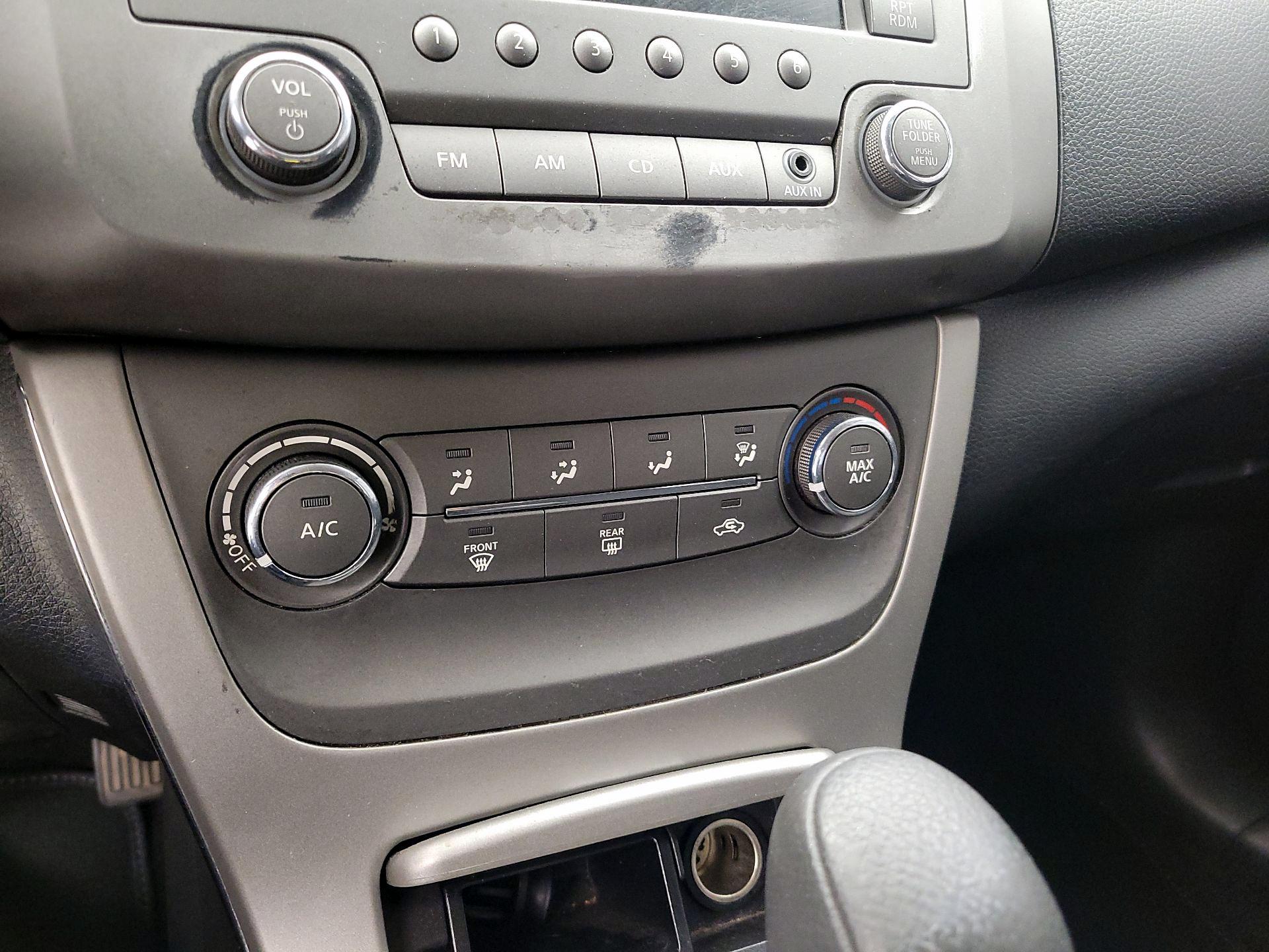 Thumbnail: 2014 Nissan Sentra - 15