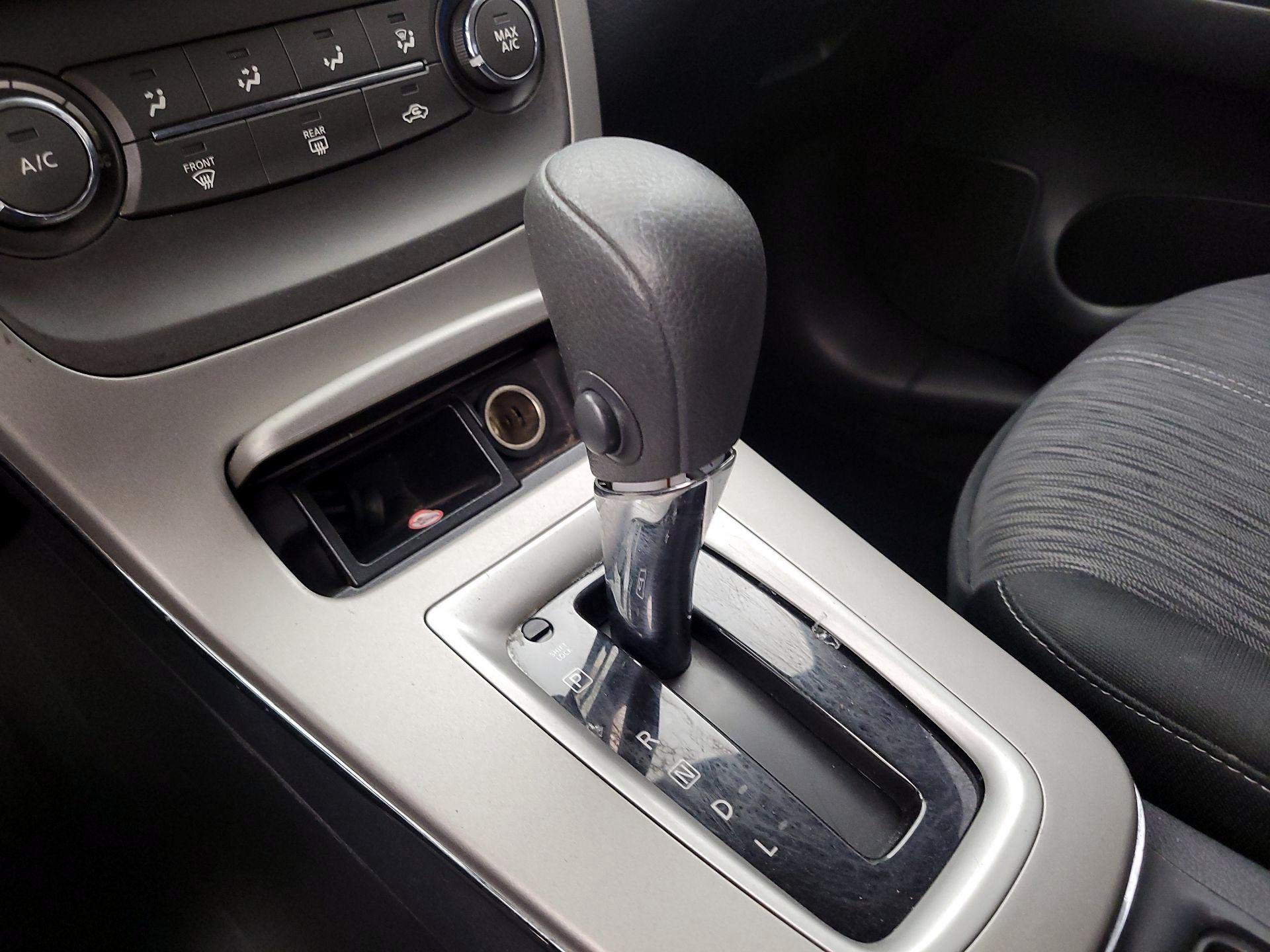 Thumbnail: 2014 Nissan Sentra - 16