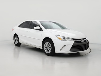 White 2017 Toyota Camry LE