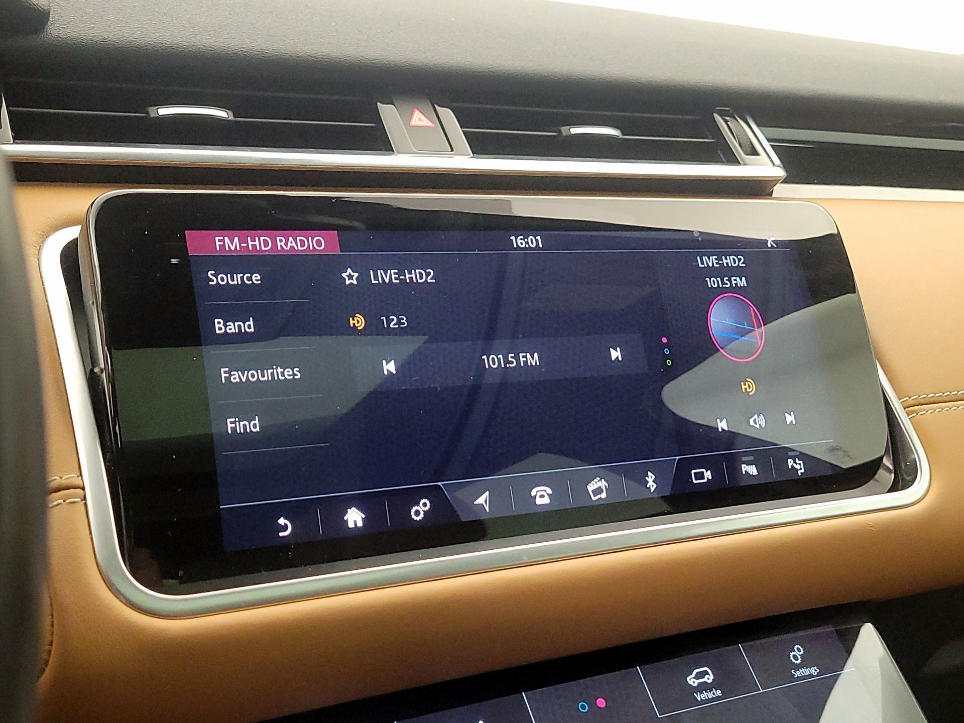 Thumbnail: 2020 Land Rover Range Rover Velar - 15
