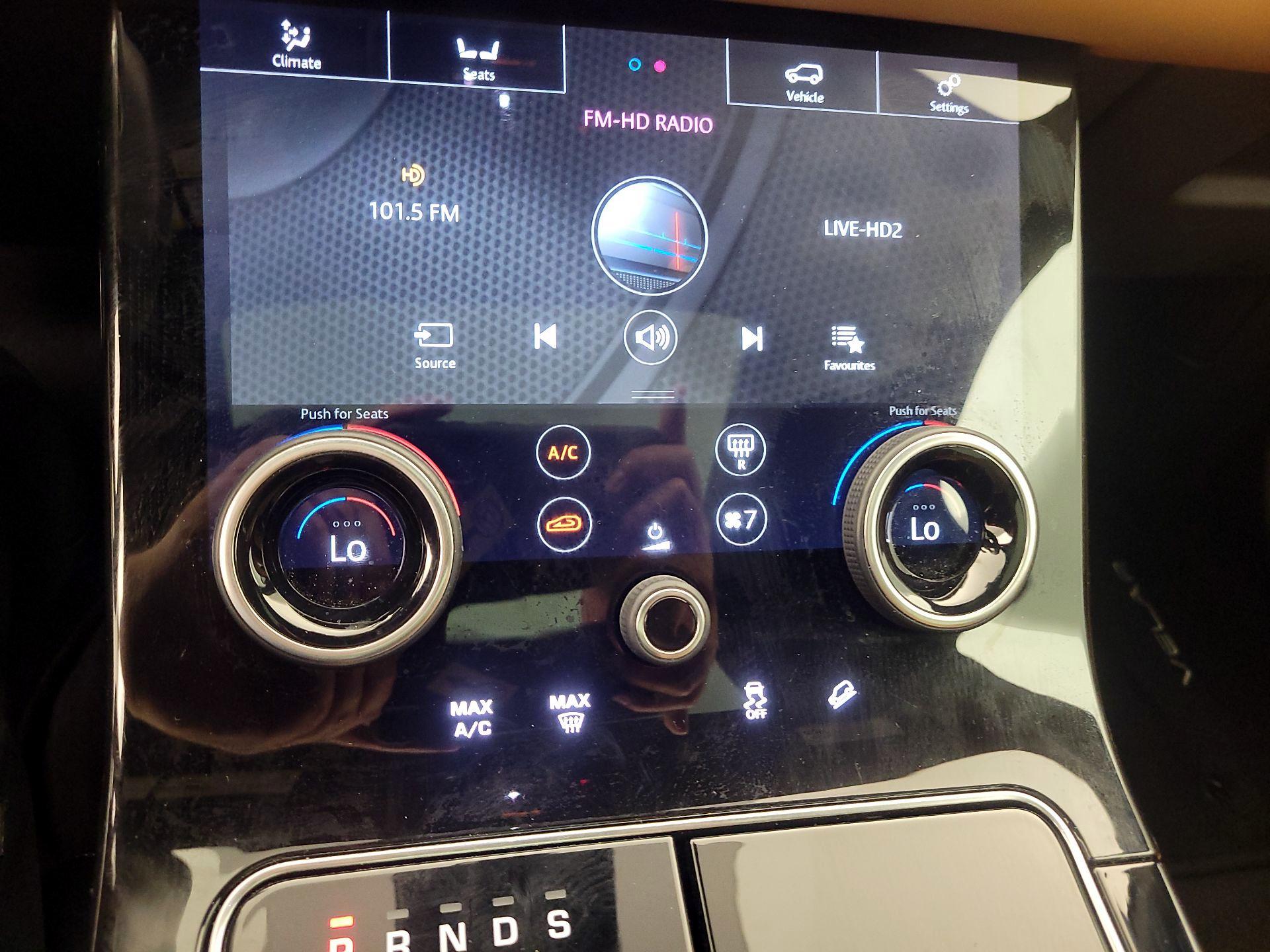 Thumbnail: 2020 Land Rover Range Rover Velar - 16