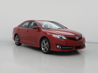 Red 2014 Toyota Camry SE