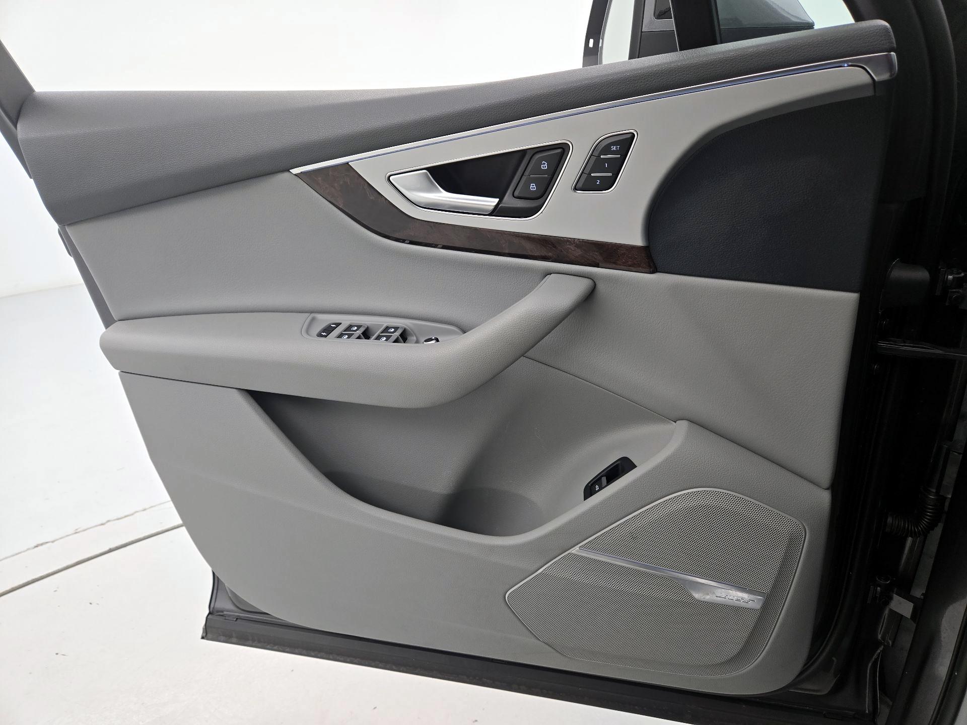 Thumbnail: 2019 Audi Q7 - 12