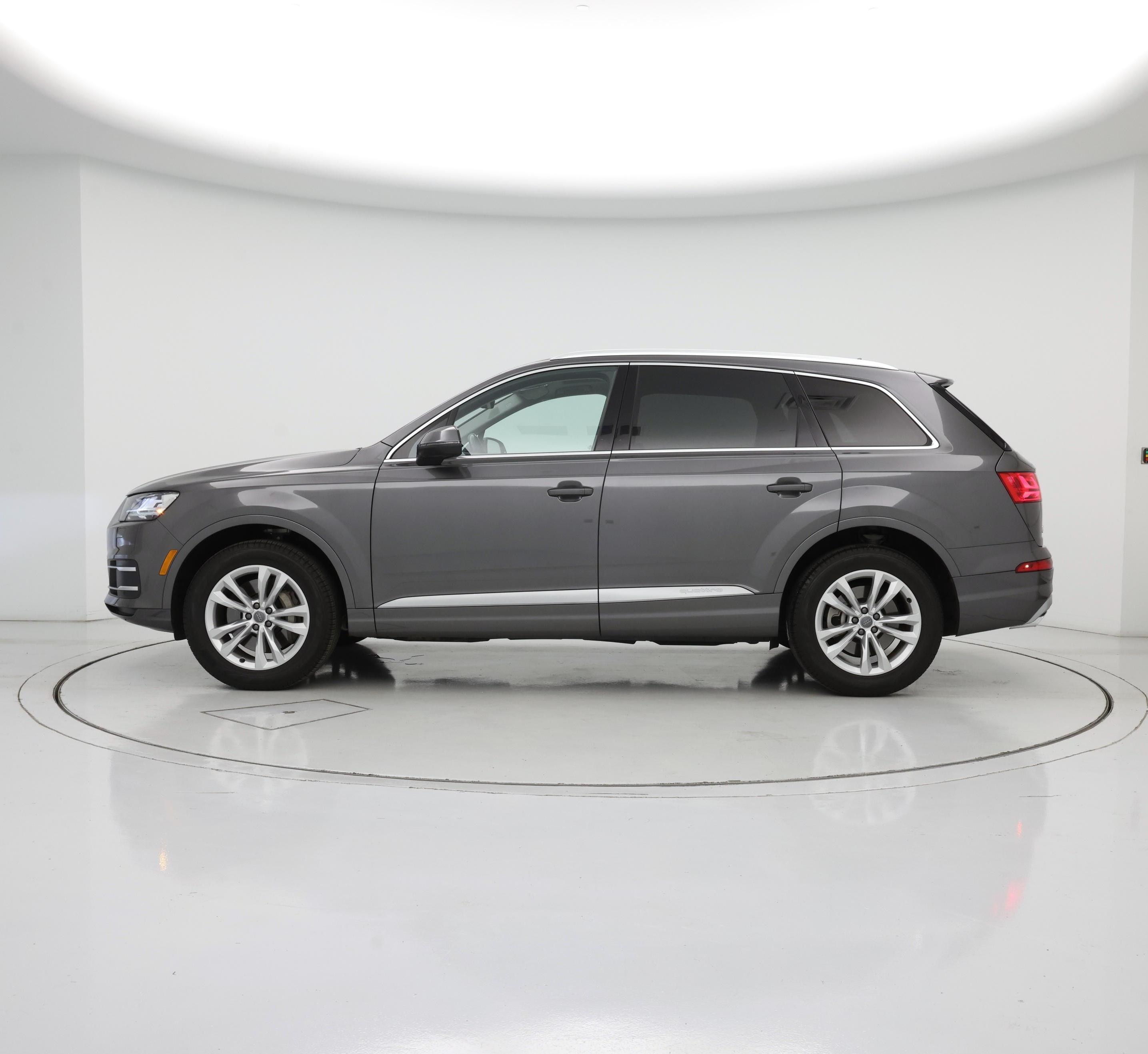 Thumbnail: 2019 Audi Q7 - 3