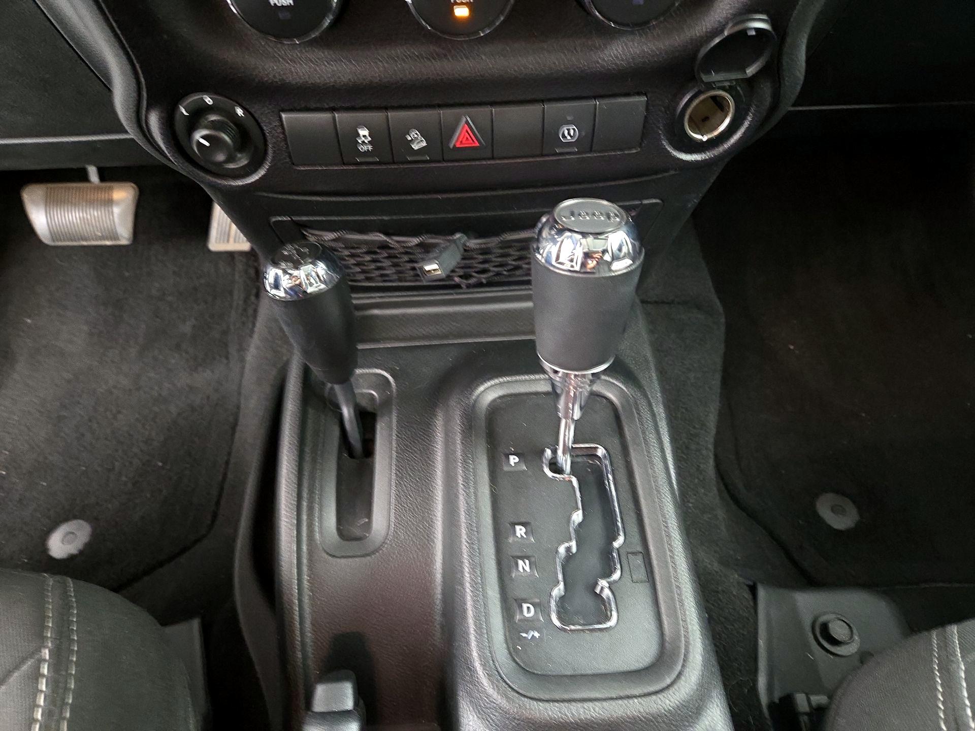 Thumbnail: 2018 Jeep Wrangler - 15