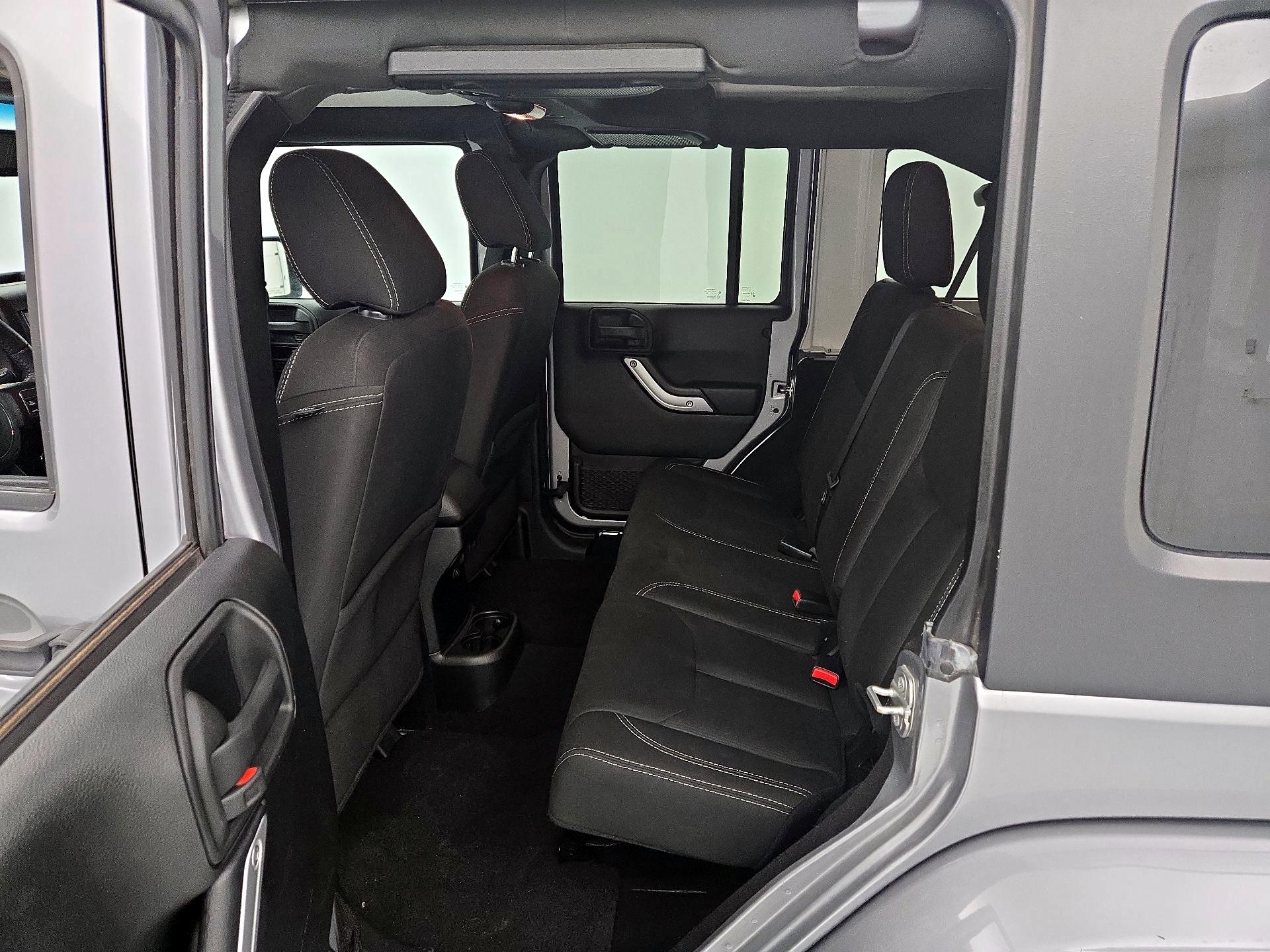 Thumbnail: 2018 Jeep Wrangler - 17