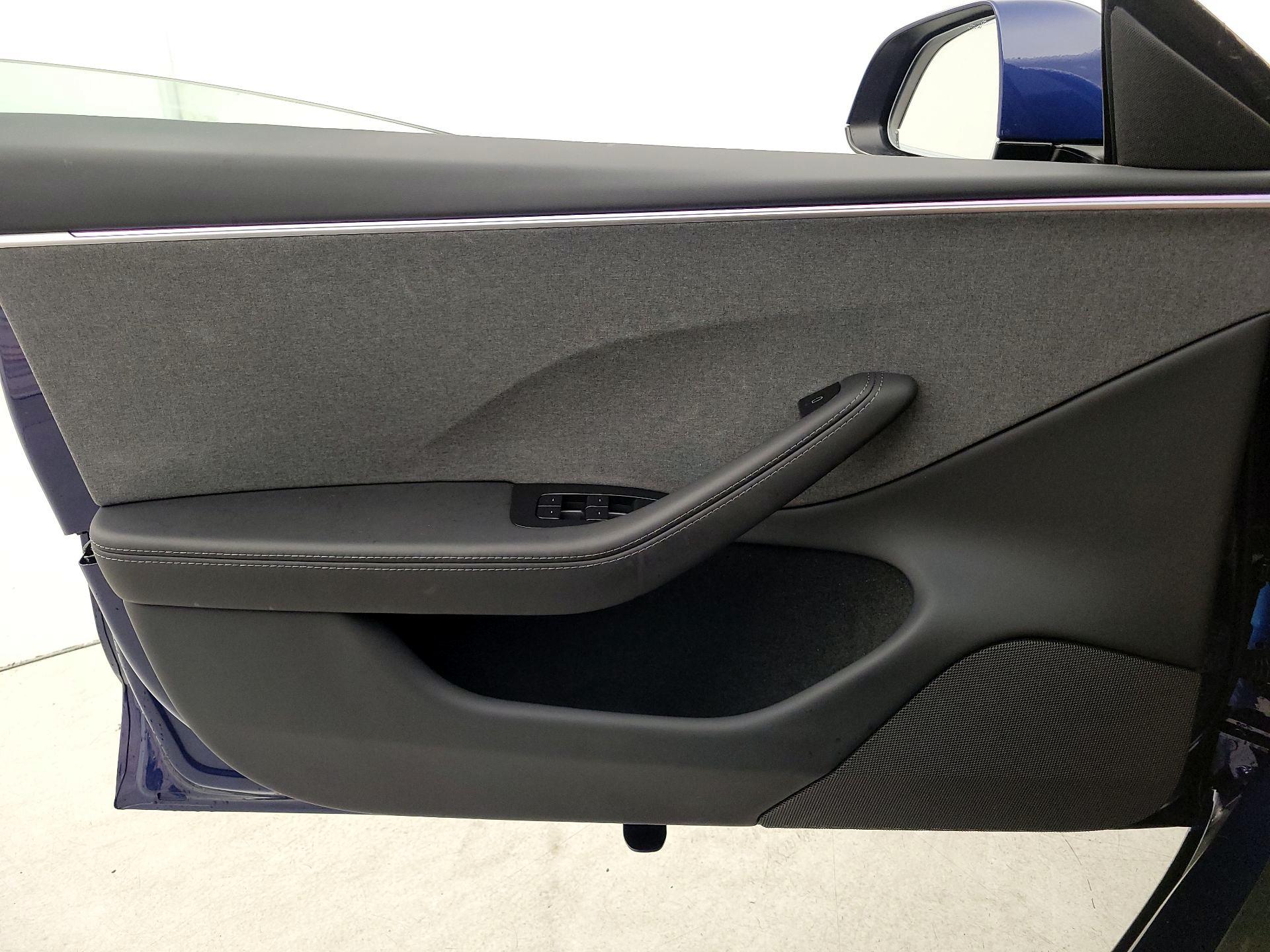 Thumbnail: 2025 Tesla Model 3 - 12