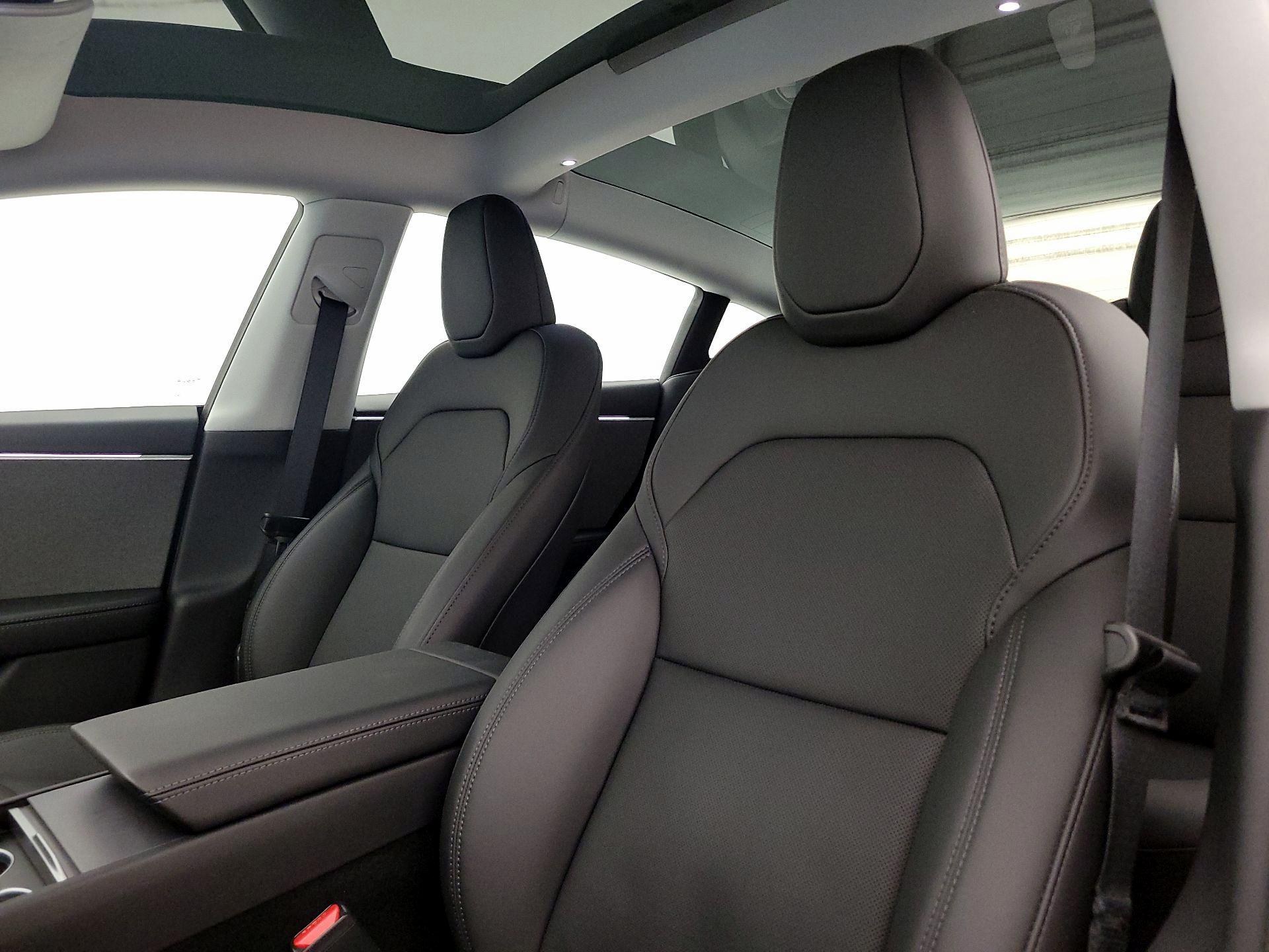 Thumbnail: 2025 Tesla Model 3 - 18