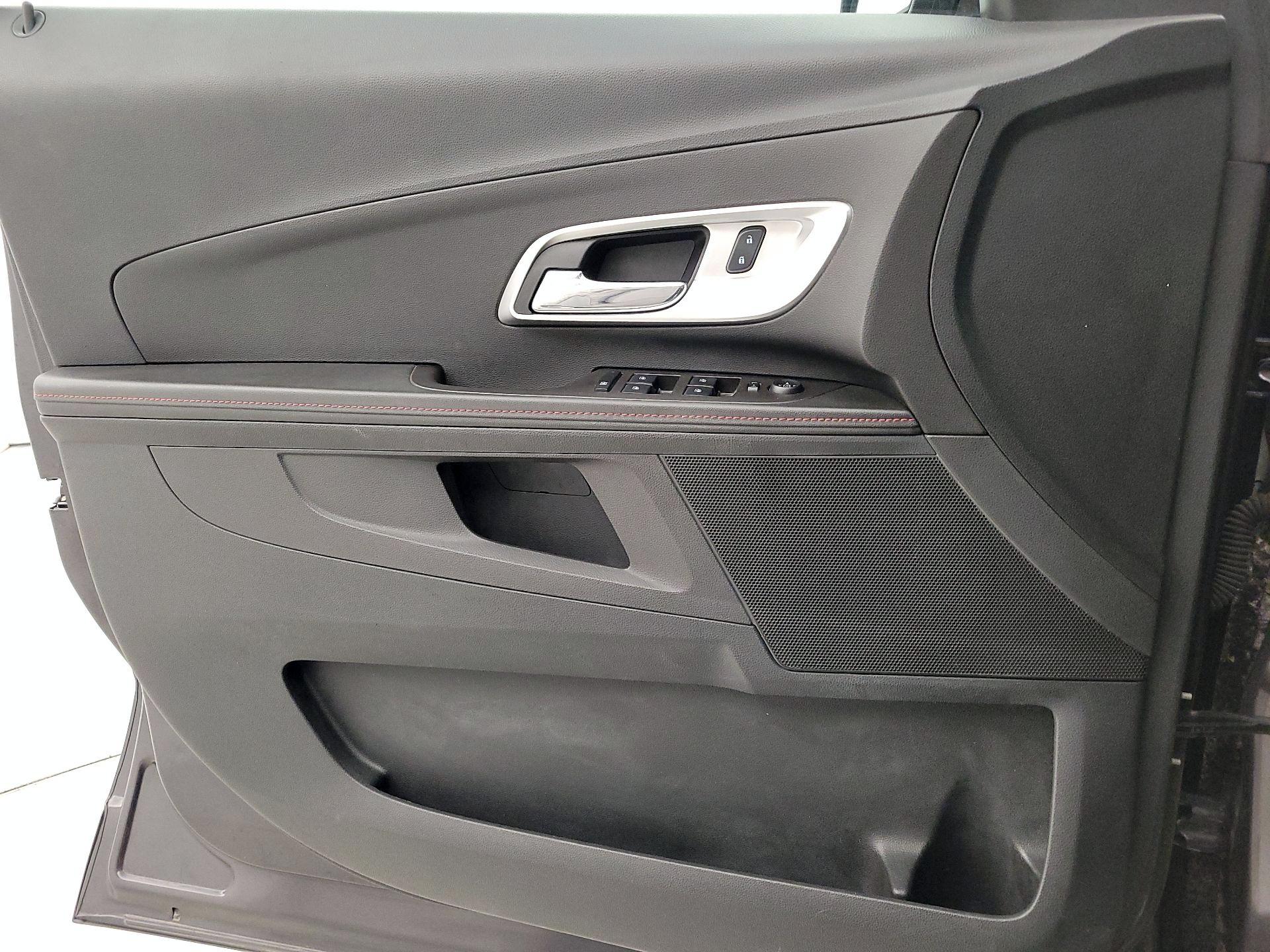 Thumbnail: 2015 Chevrolet Equinox - 12