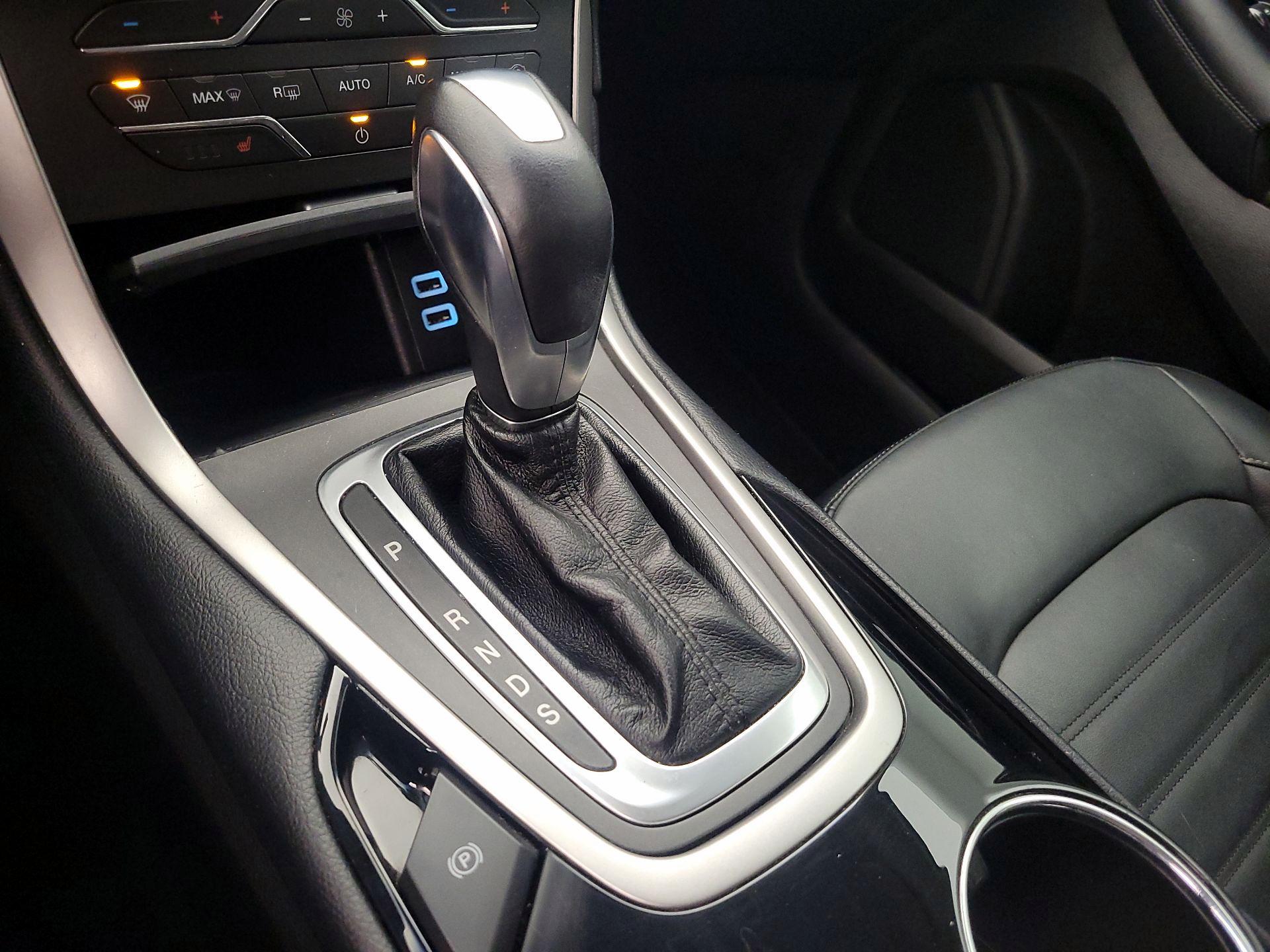 Thumbnail: 2017 Ford Edge - 18