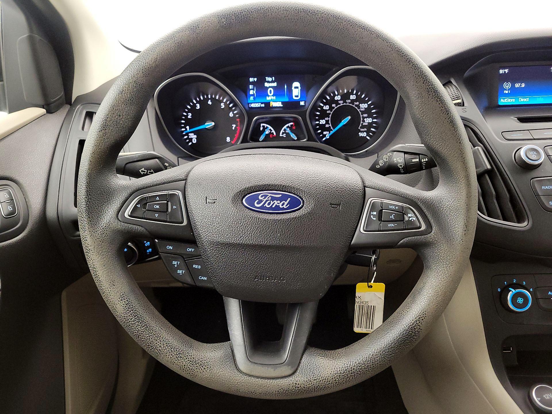 Thumbnail: 2016 Ford Focus - 10