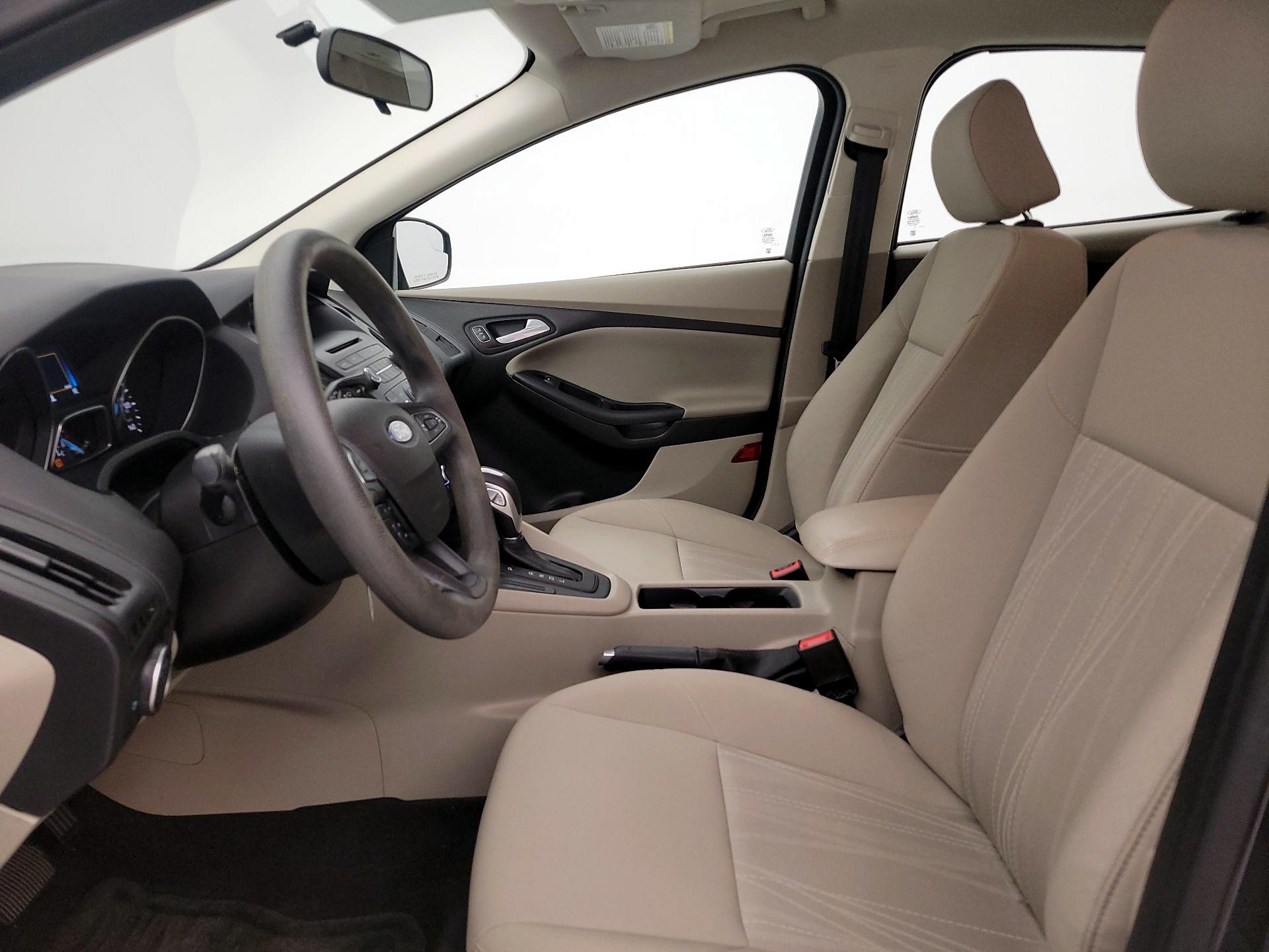 Thumbnail: 2016 Ford Focus - 11