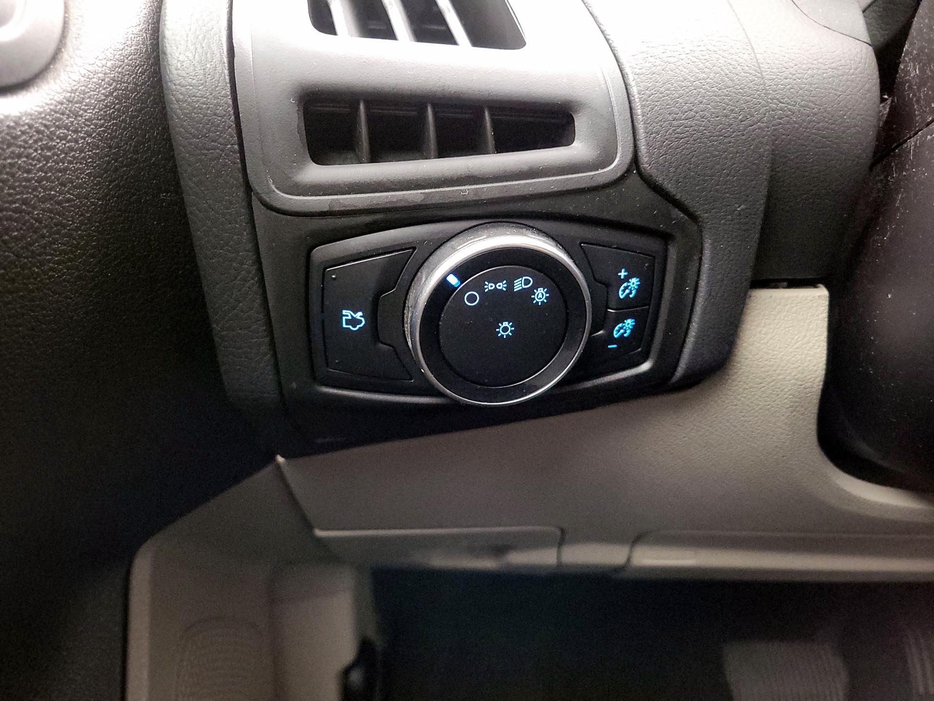 Thumbnail: 2016 Ford Focus - 13
