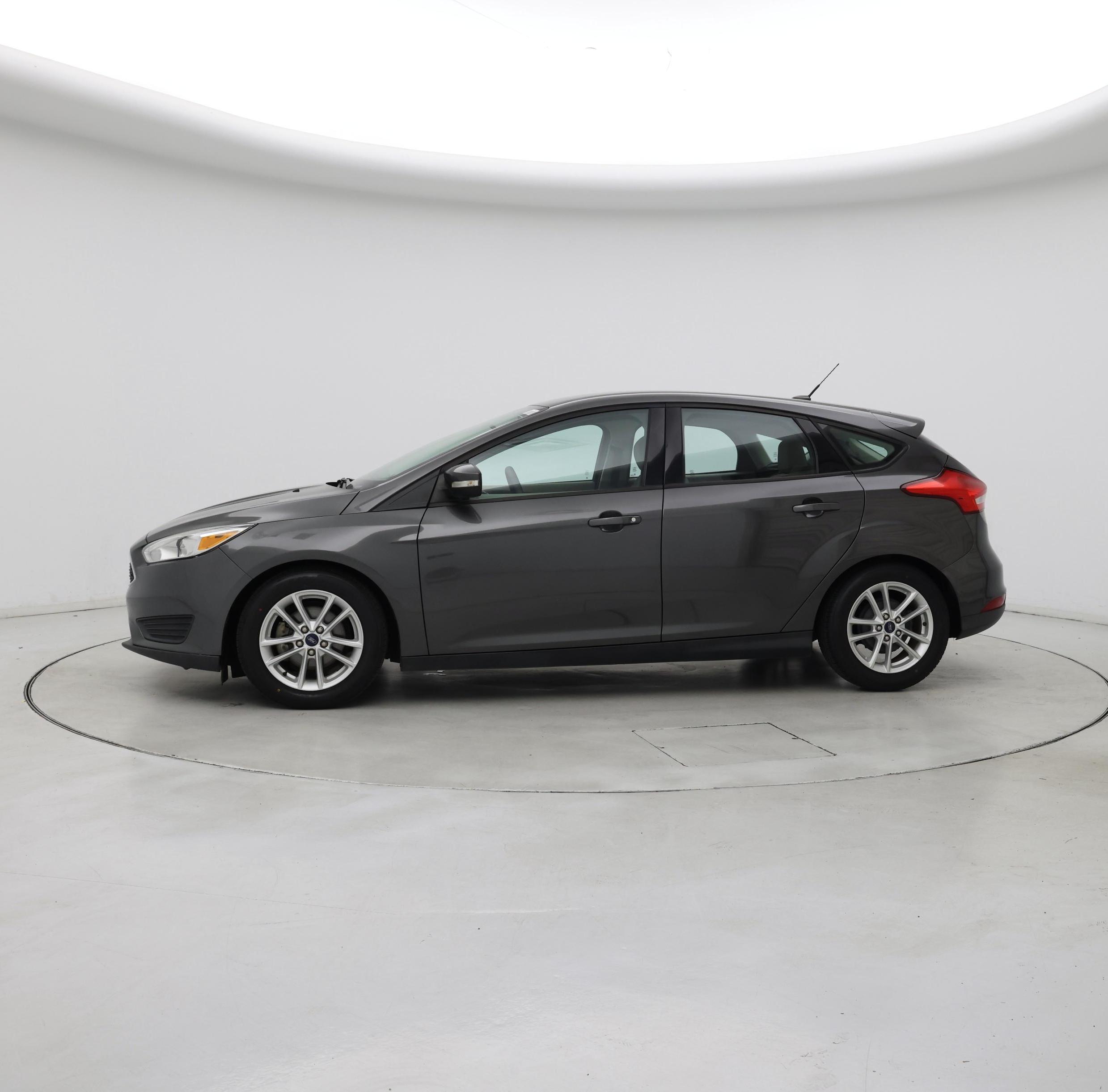 Thumbnail: 2016 Ford Focus - 3