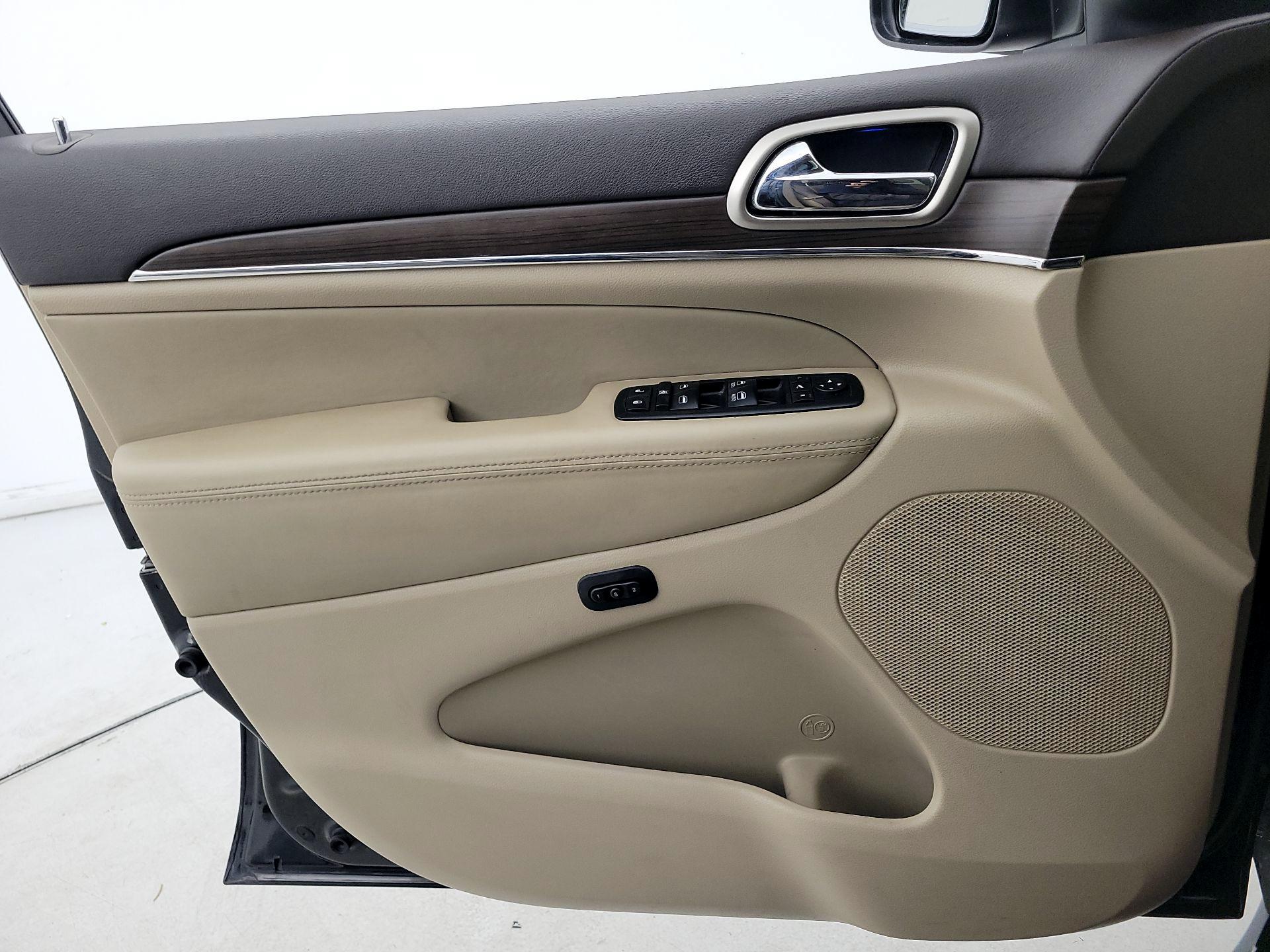 Thumbnail: 2014 Jeep Grand Cherokee - 12