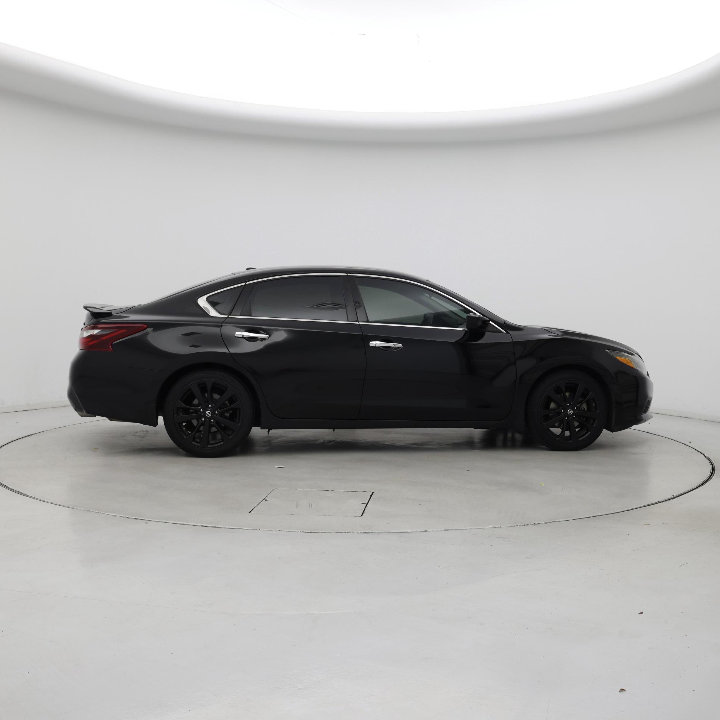 Thumbnail: 2018 Nissan Altima - 7