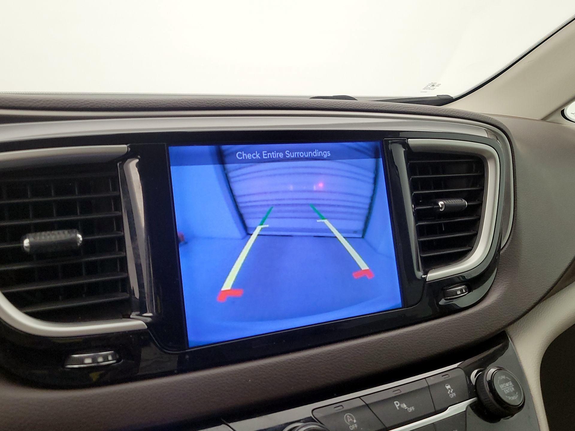 Thumbnail: 2017 Chrysler Pacifica - 15