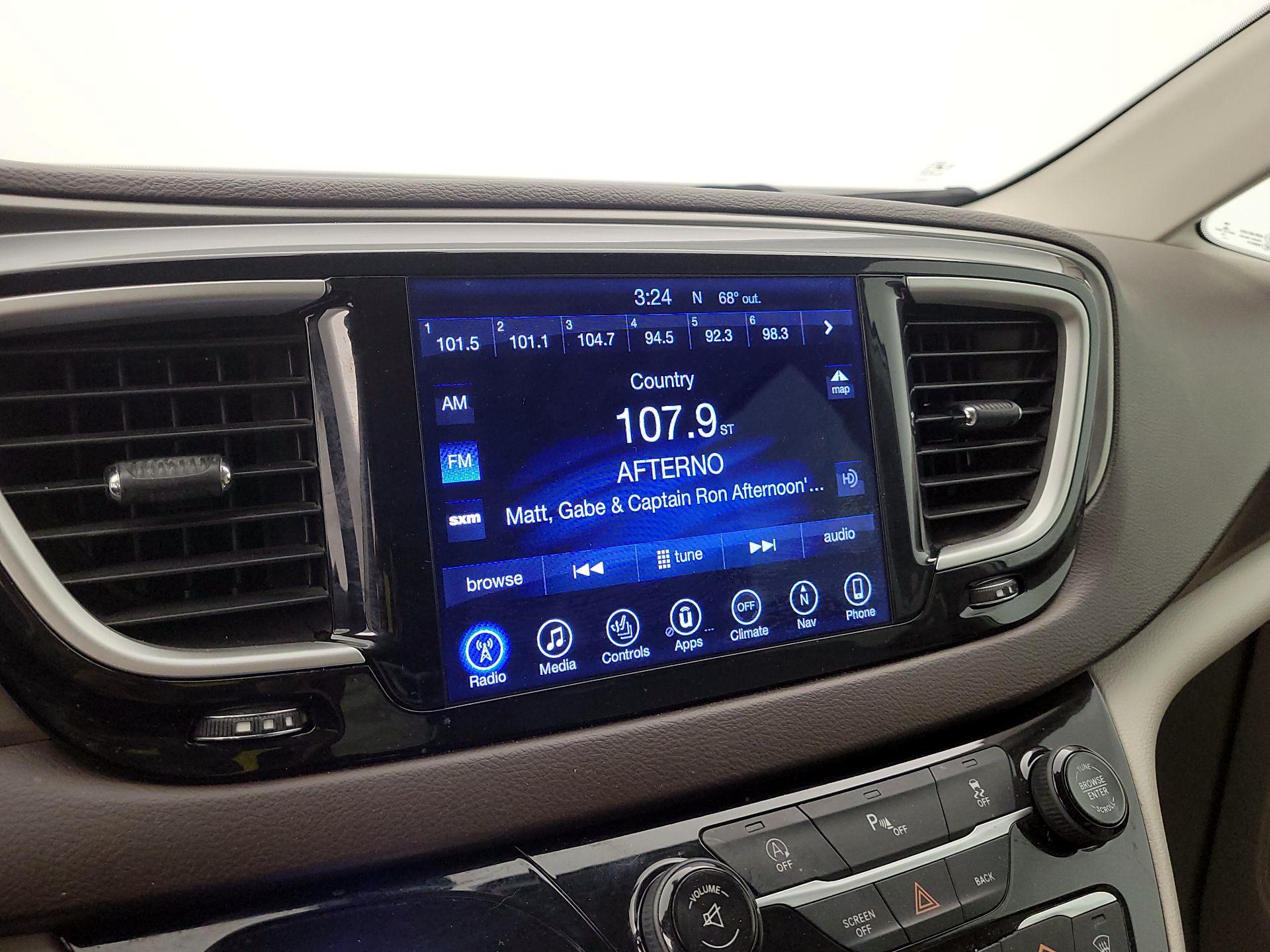 Thumbnail: 2017 Chrysler Pacifica - 16