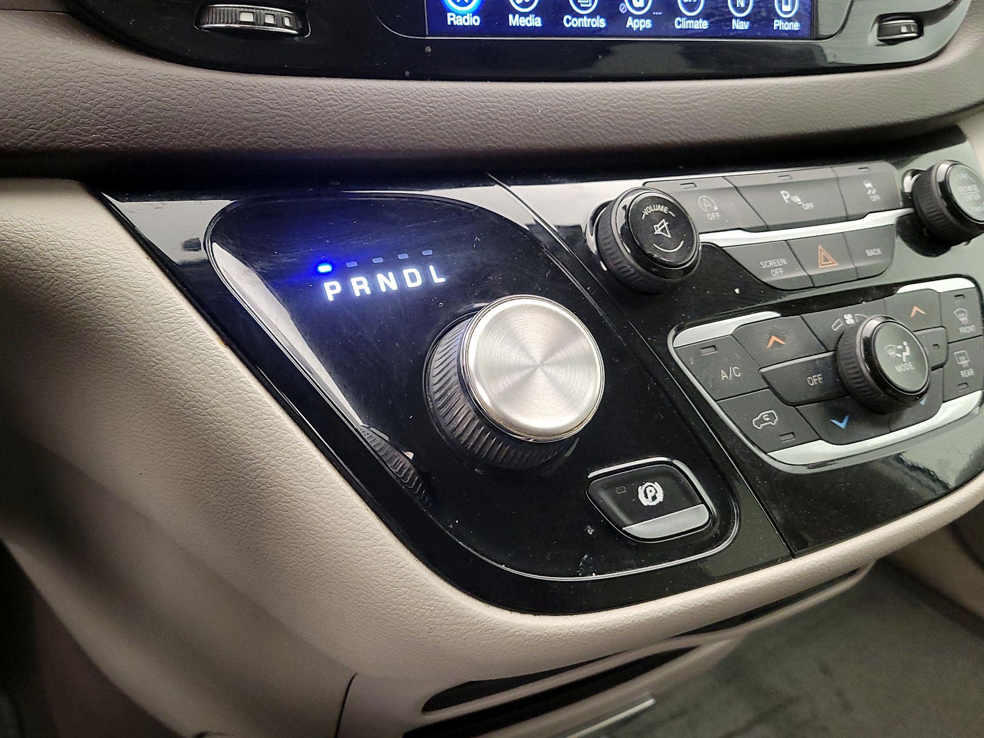 Thumbnail: 2017 Chrysler Pacifica - 18