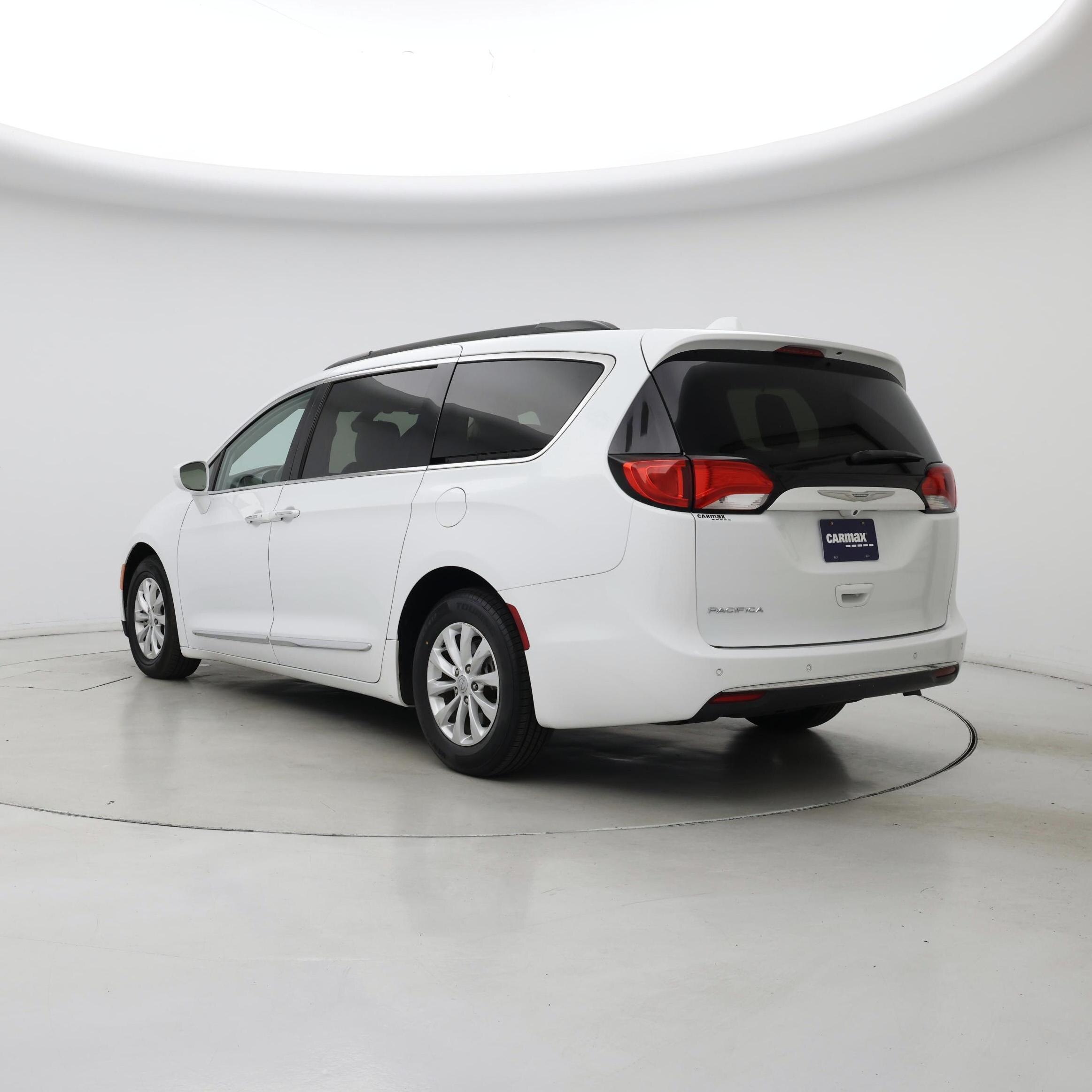 Thumbnail: 2017 Chrysler Pacifica - 2