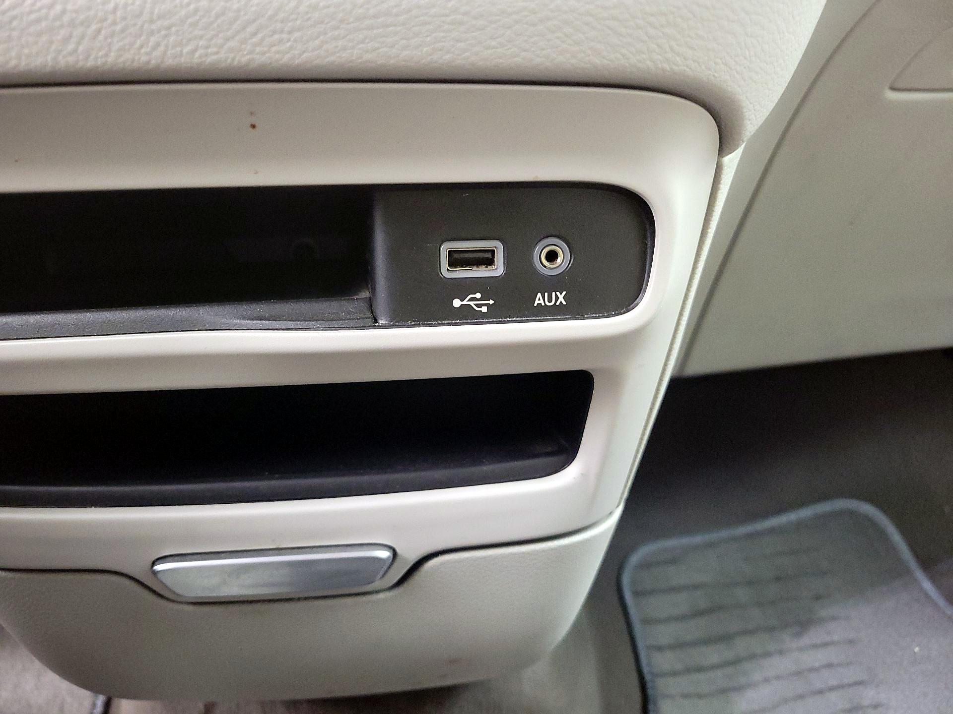 Thumbnail: 2017 Chrysler Pacifica - 19