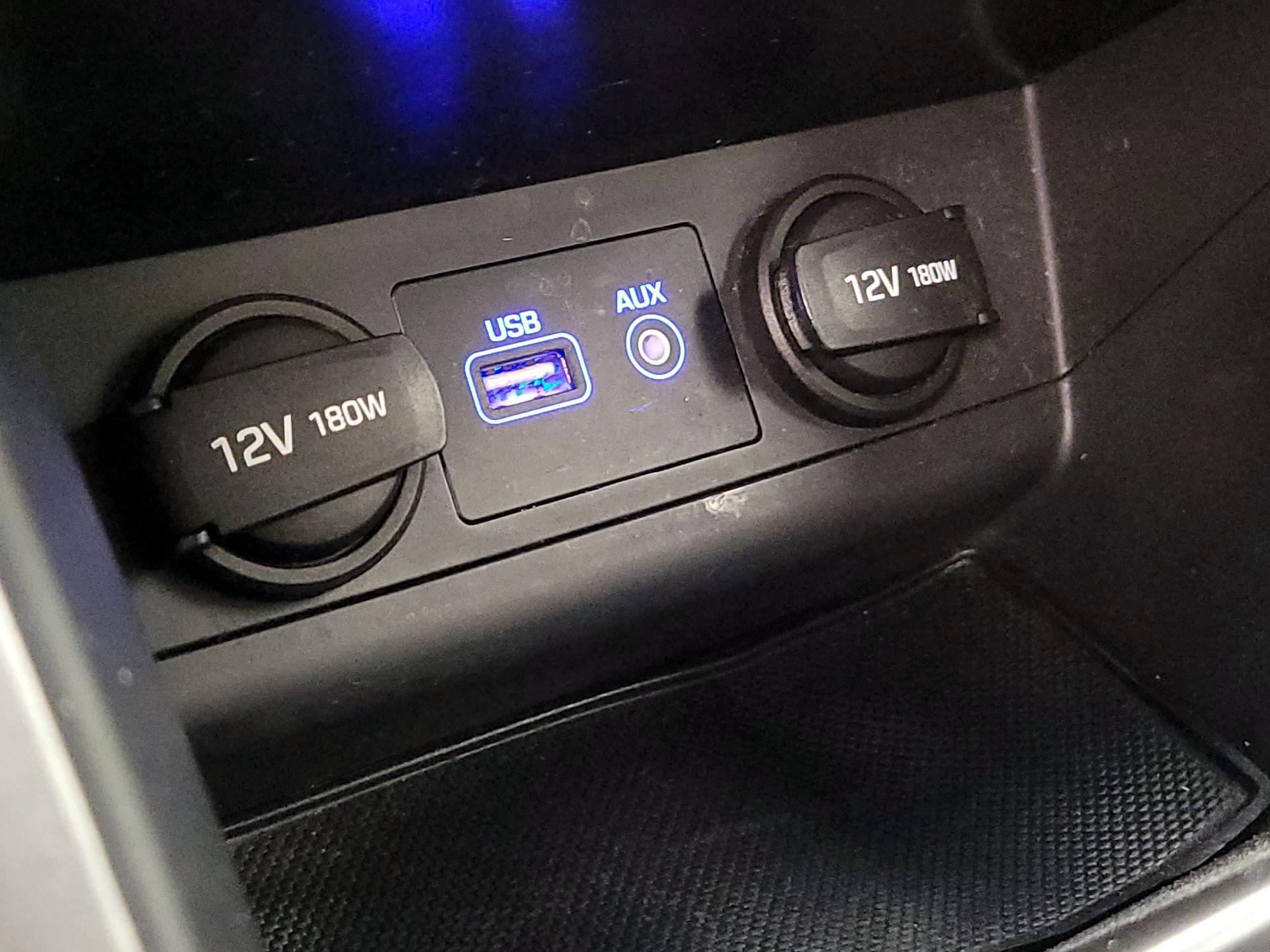 Thumbnail: 2015 Hyundai Sonata - 18