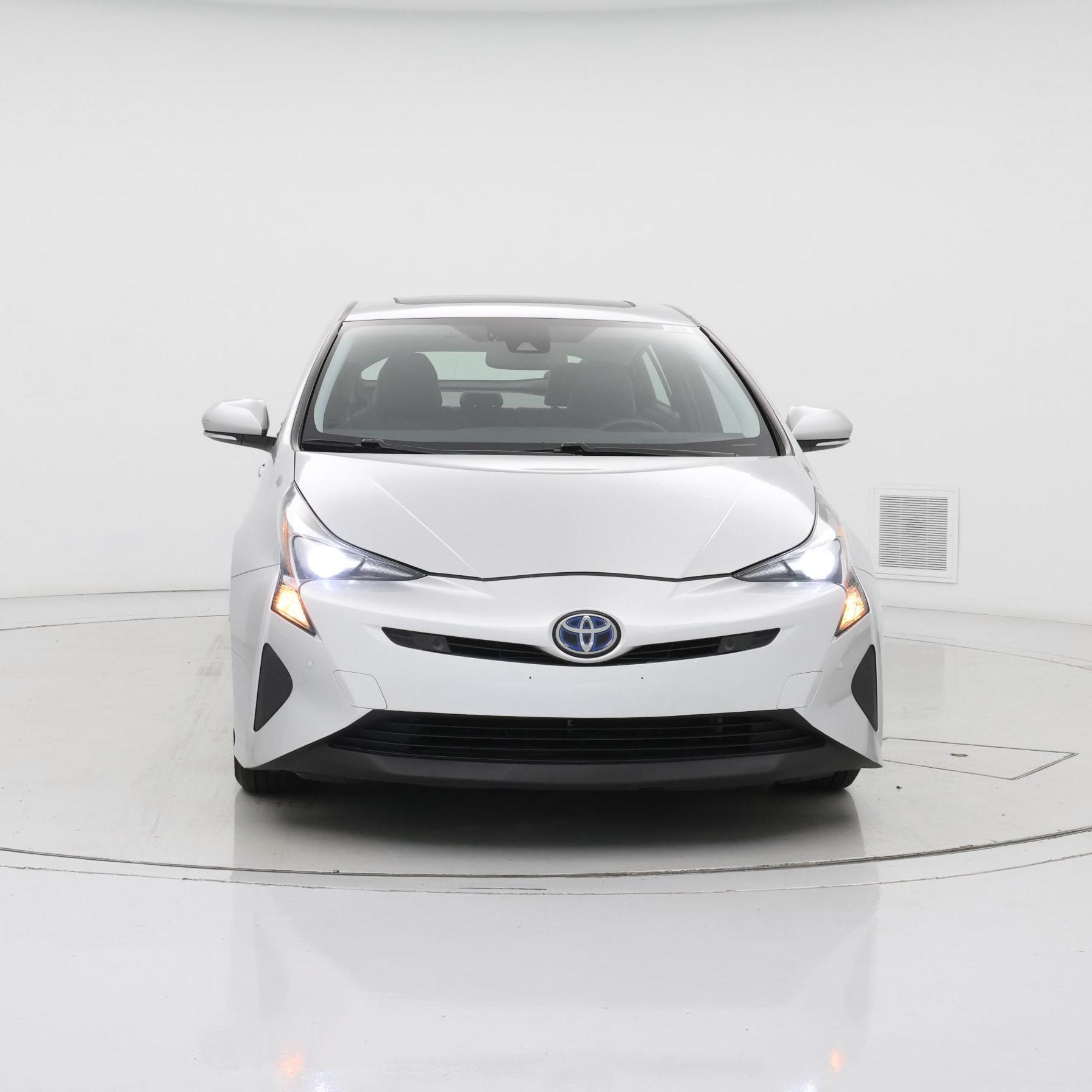 Thumbnail: 2018 Toyota Prius - 5