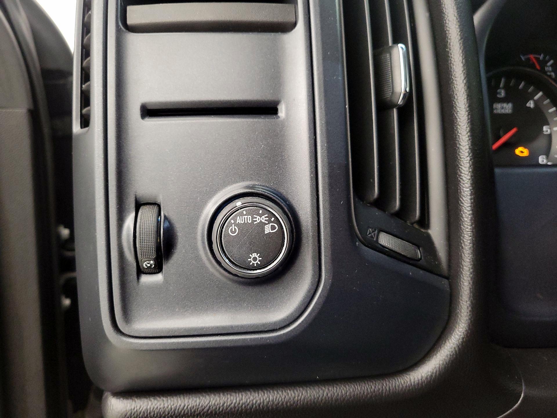 Thumbnail: 2015 Chevrolet Silverado 1500 - 13