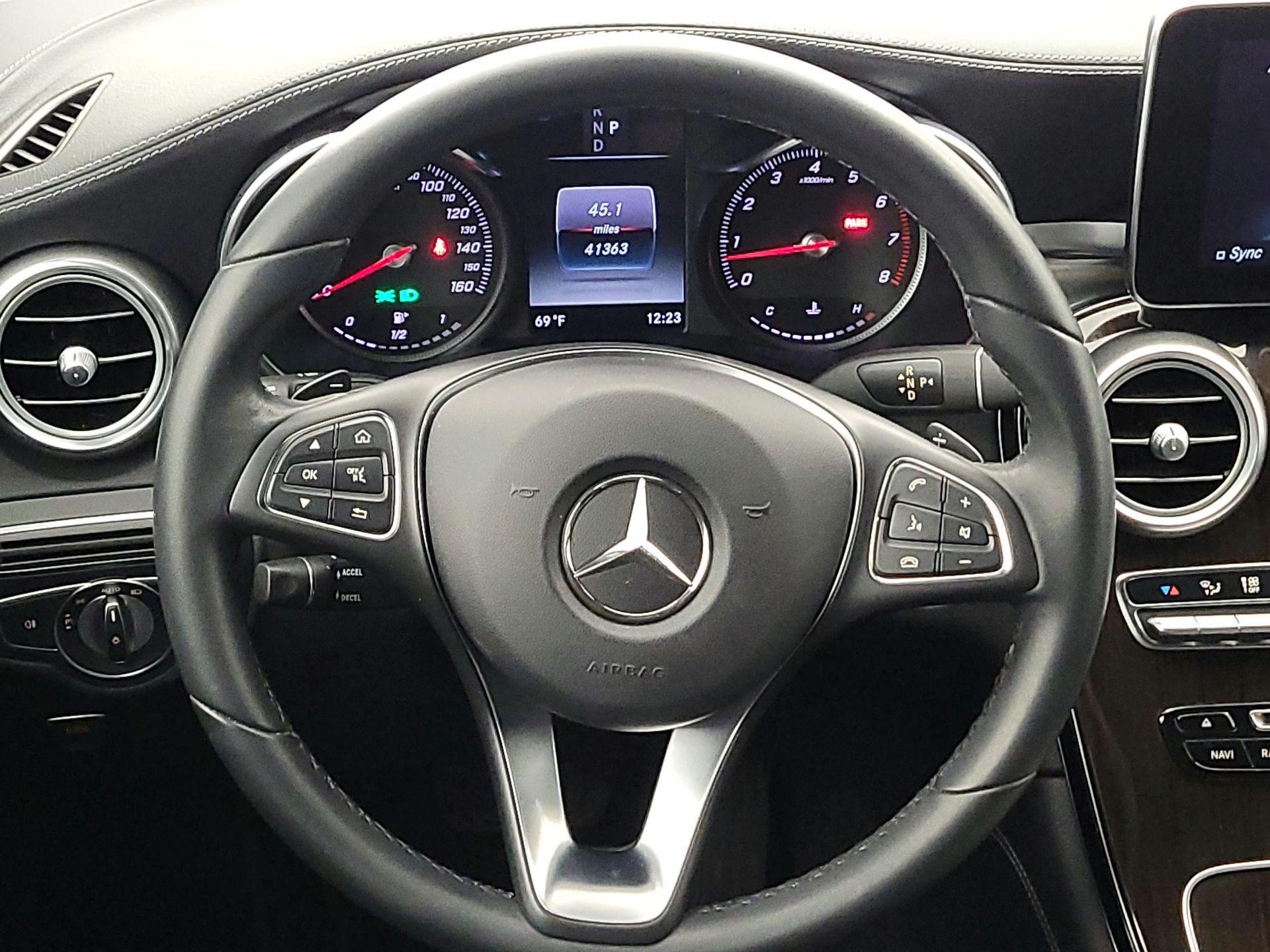 Thumbnail: 2018 Mercedes-Benz GLC - 10