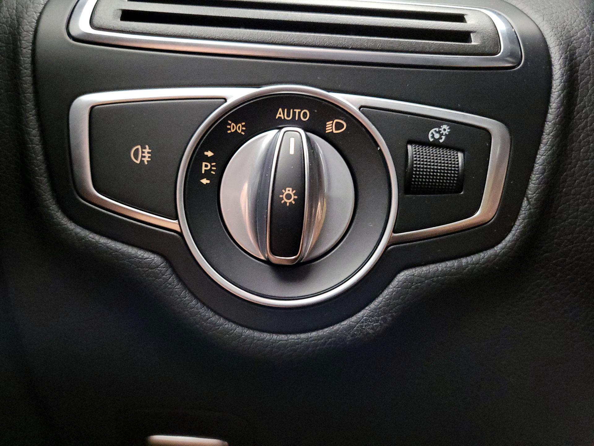 Thumbnail: 2018 Mercedes-Benz GLC - 13