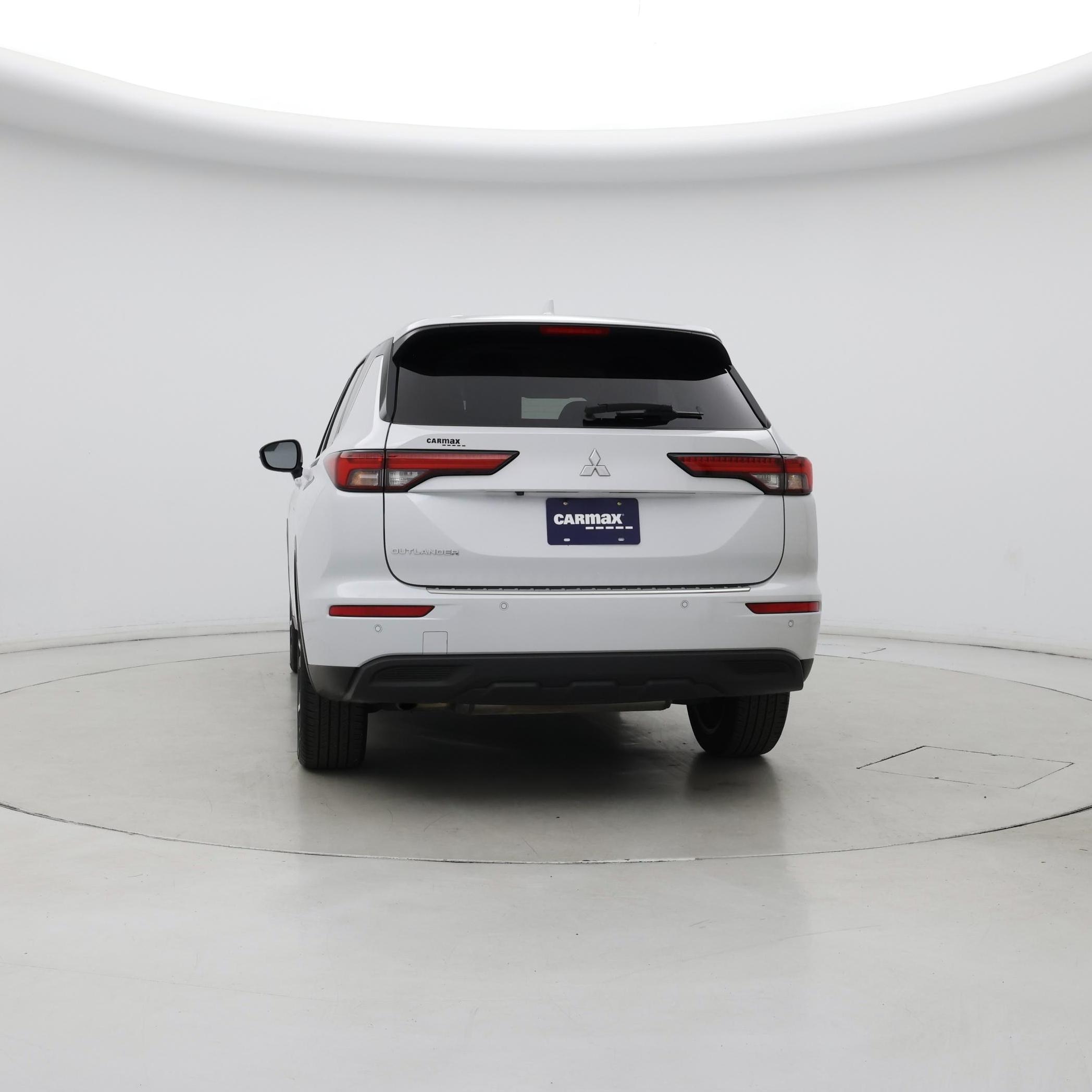 Thumbnail: 2022 Mitsubishi Outlander - 6
