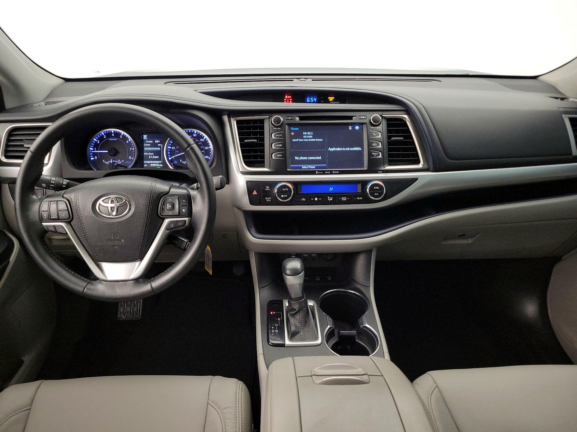 Thumbnail: 2019 Toyota Highlander - 9