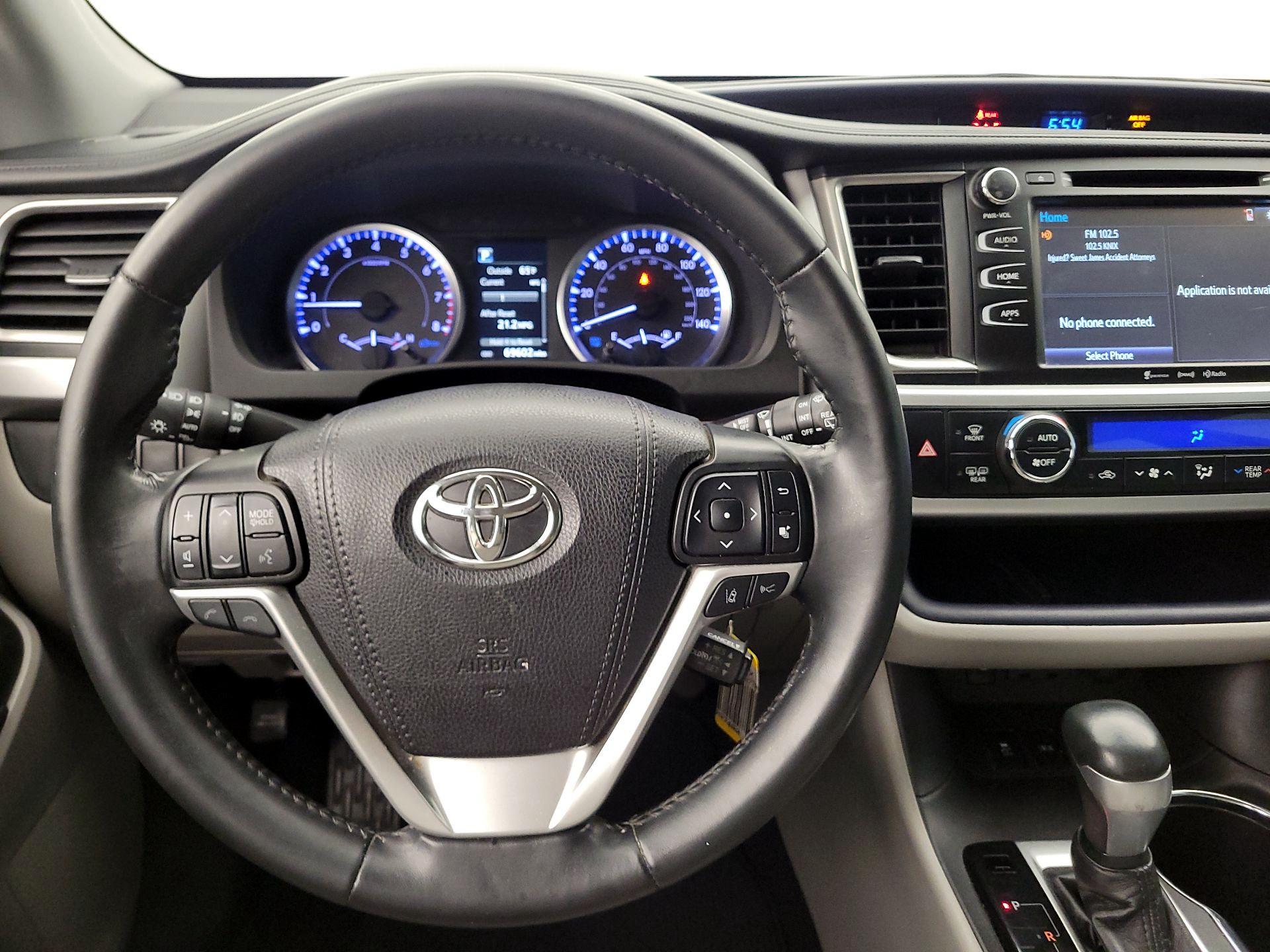 Thumbnail: 2019 Toyota Highlander - 10
