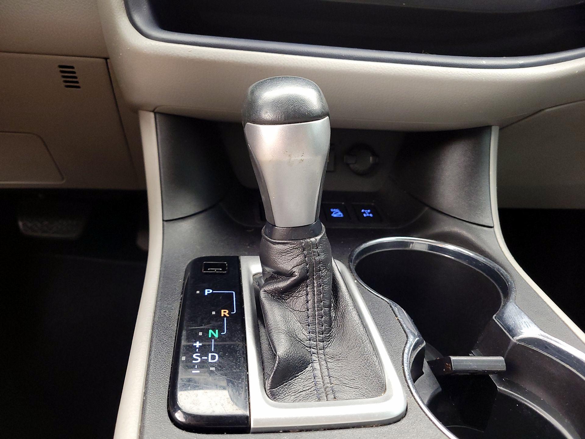 Thumbnail: 2019 Toyota Highlander - 17