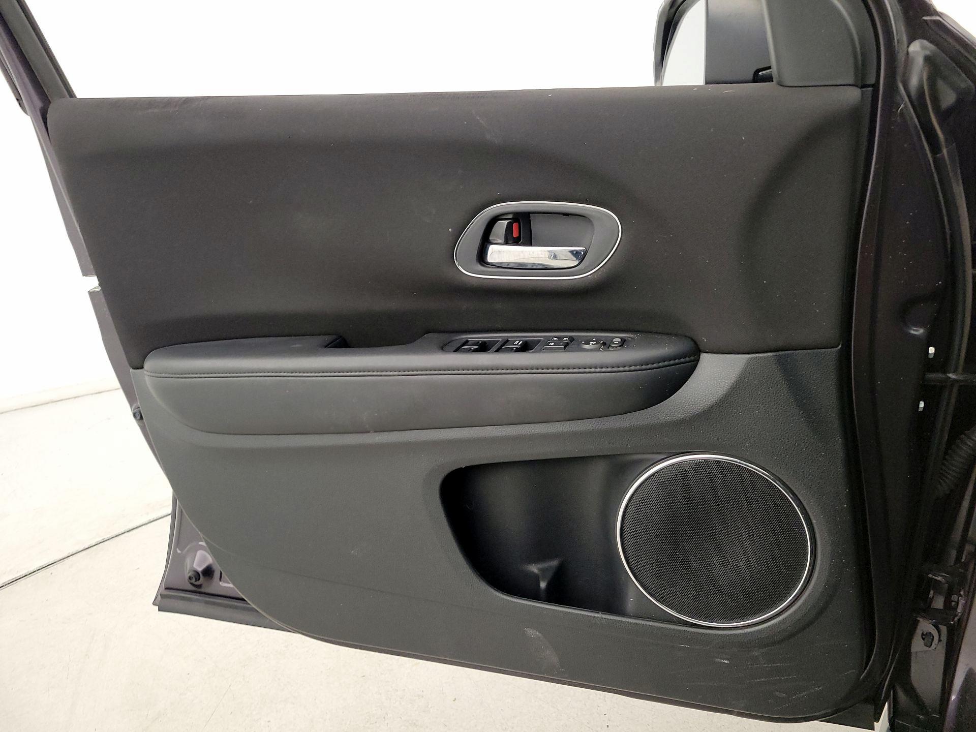 Thumbnail: 2018 Honda HR-V - 12