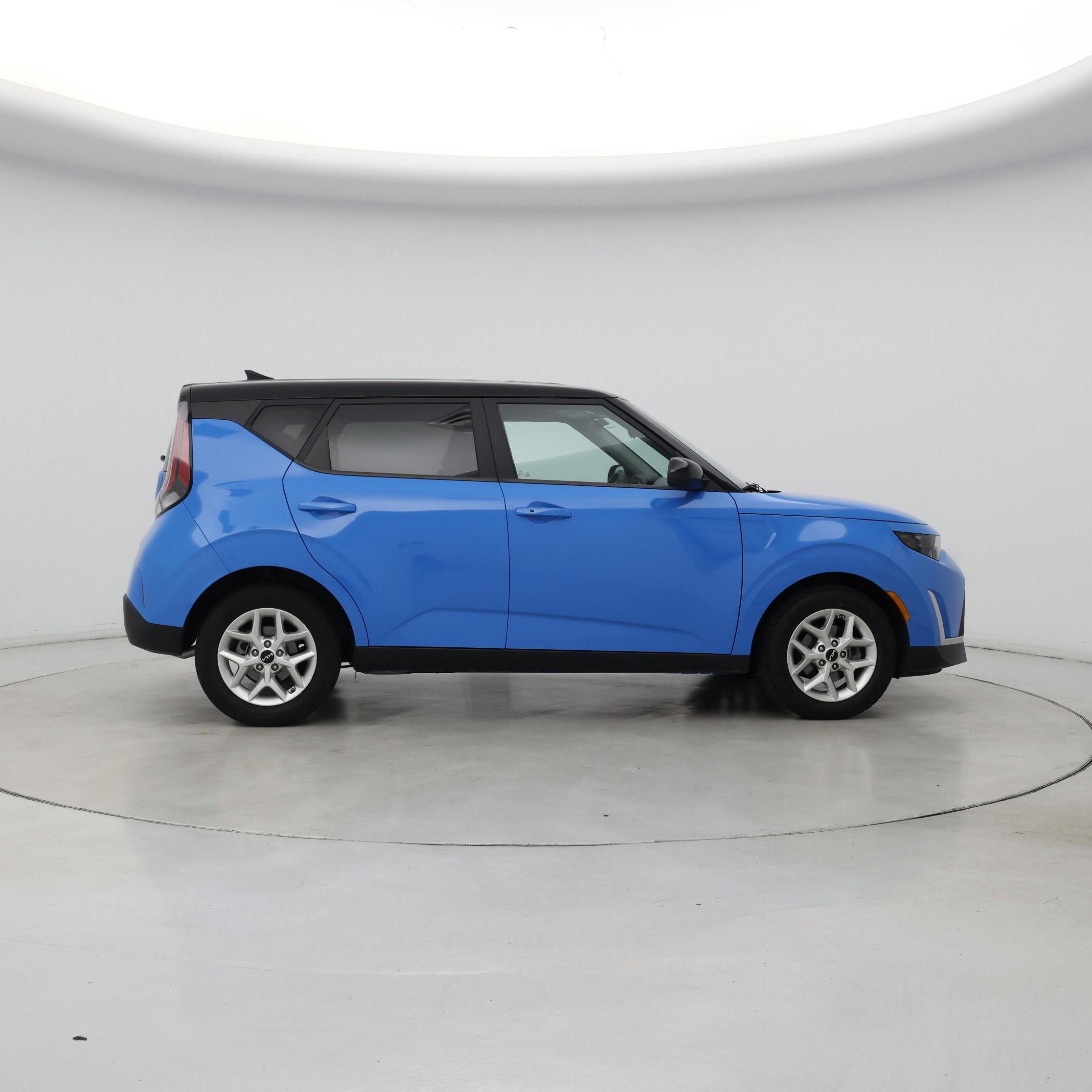 Thumbnail: 2023 Kia Soul - 7