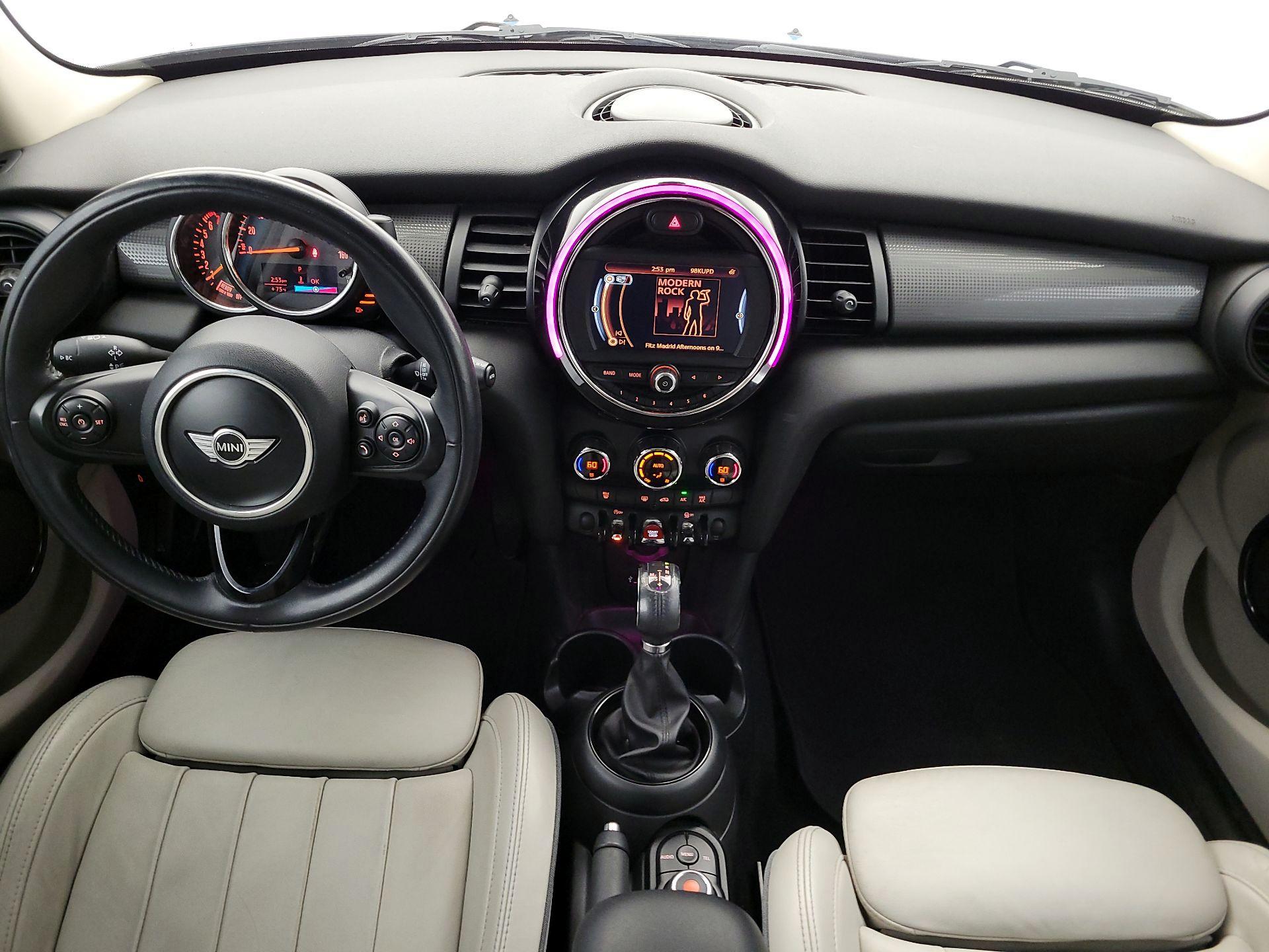 Thumbnail: 2017 MINI Cooper Hardtop - 9