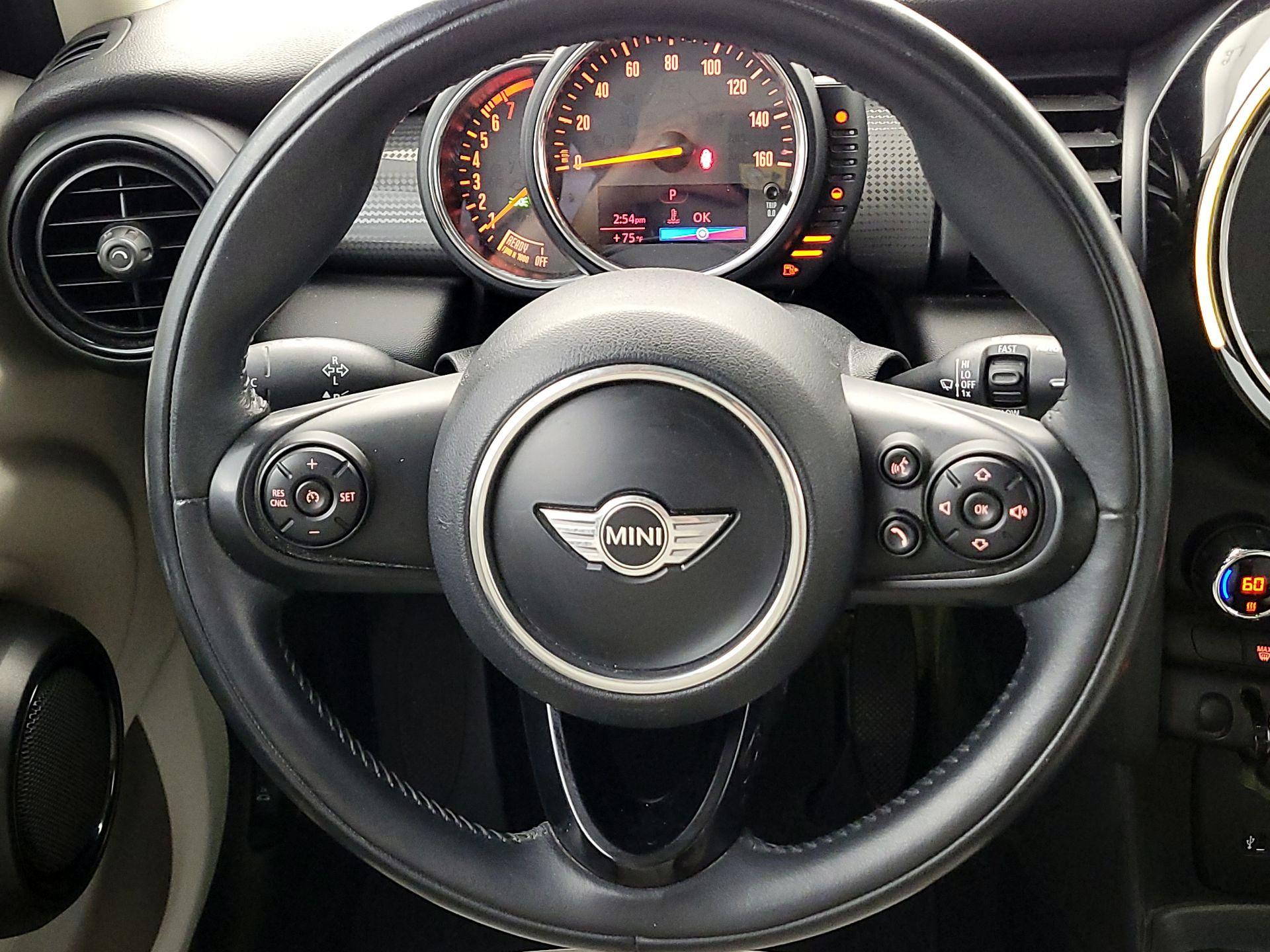 Thumbnail: 2017 MINI Cooper Hardtop - 10