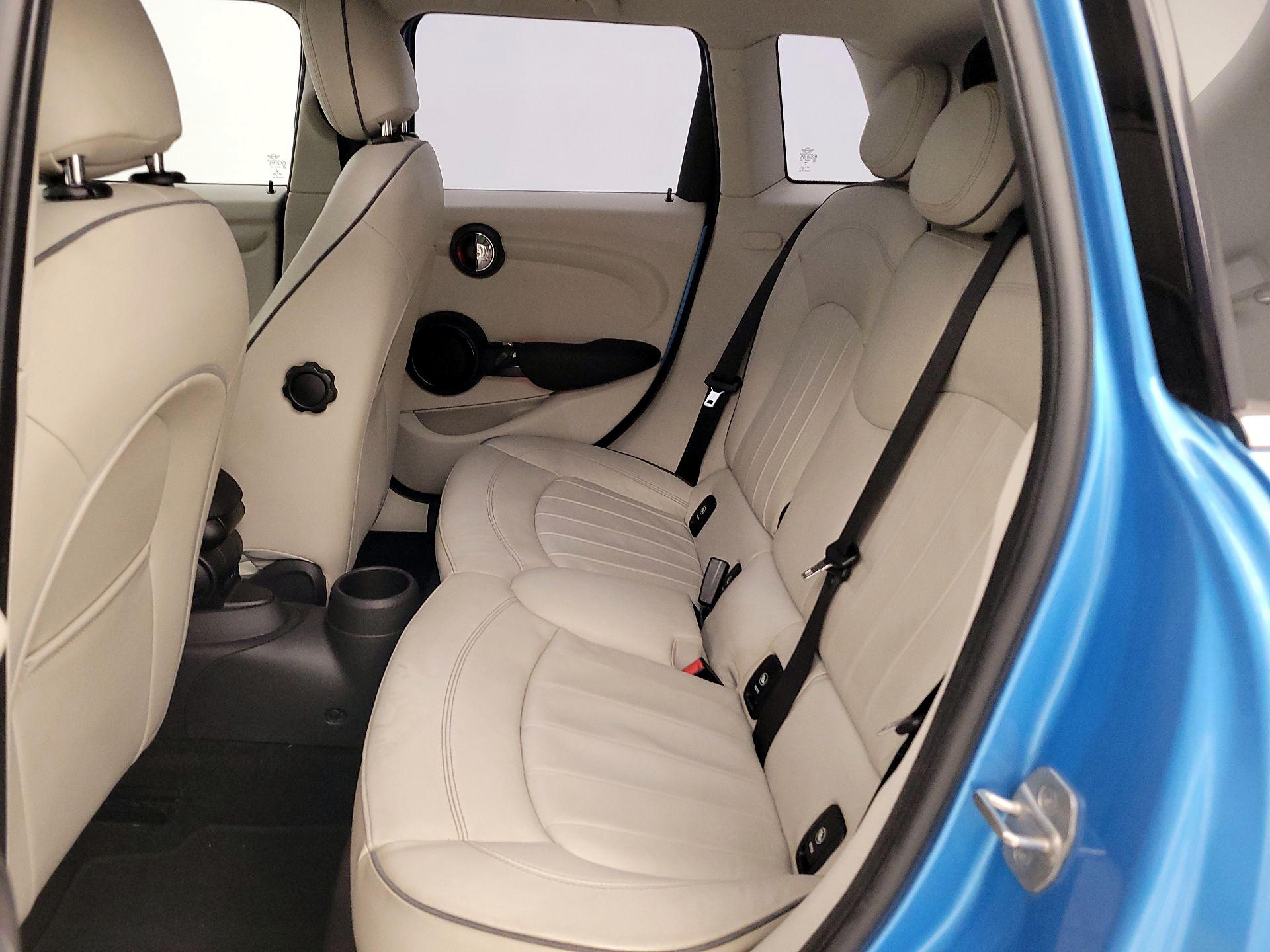 Thumbnail: 2017 MINI Cooper Hardtop - 19