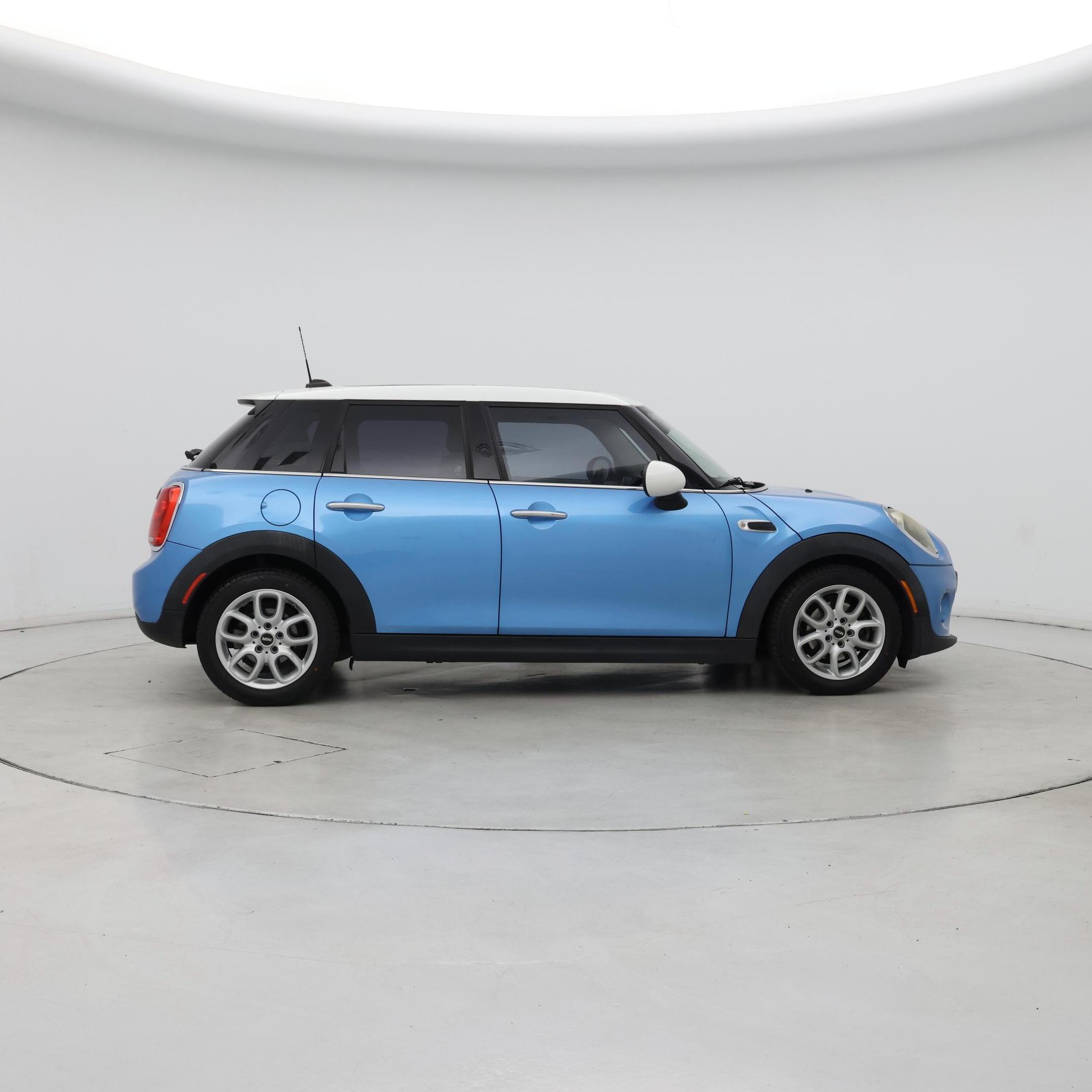 Thumbnail: 2017 MINI Cooper Hardtop - 7