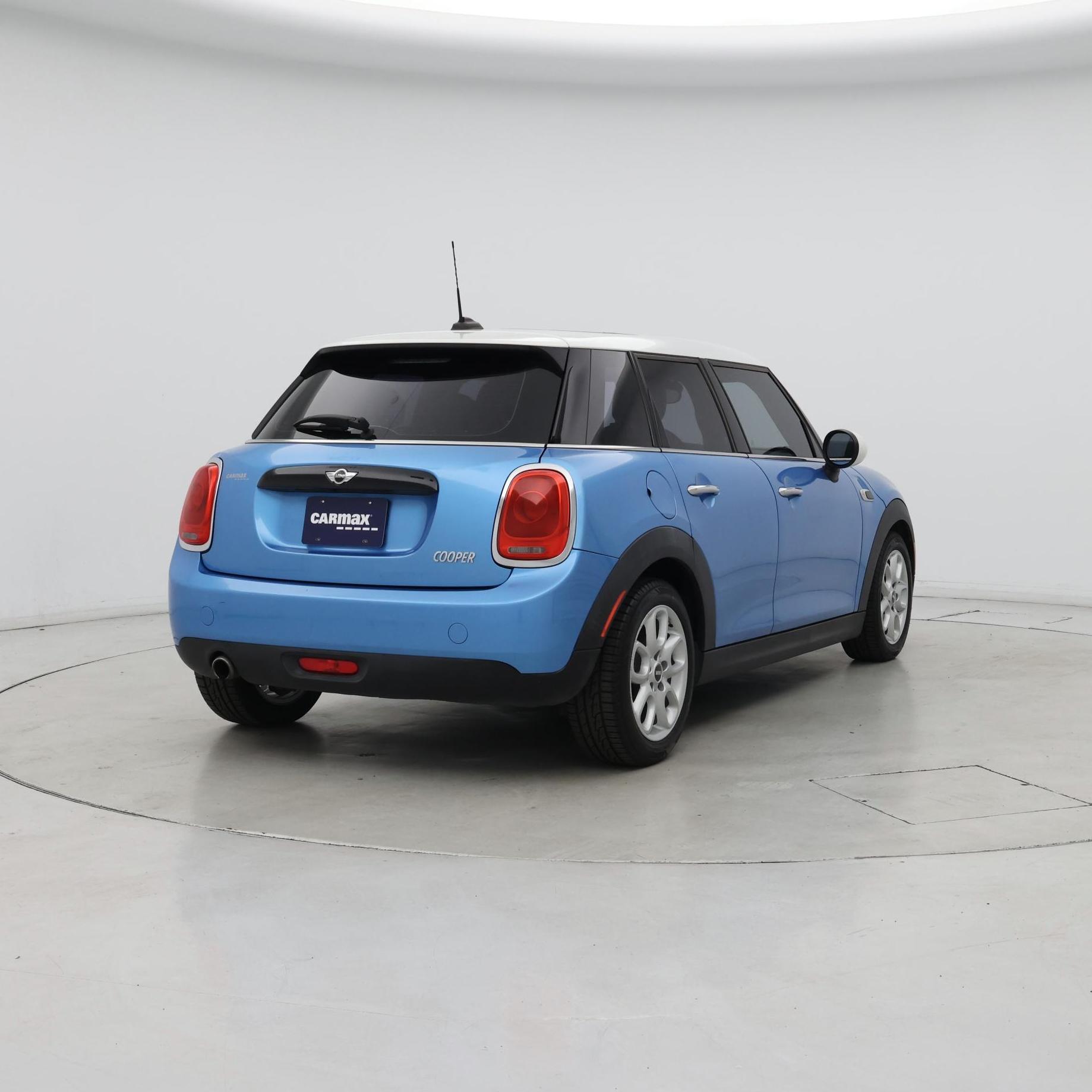 Thumbnail: 2017 MINI Cooper Hardtop - 8