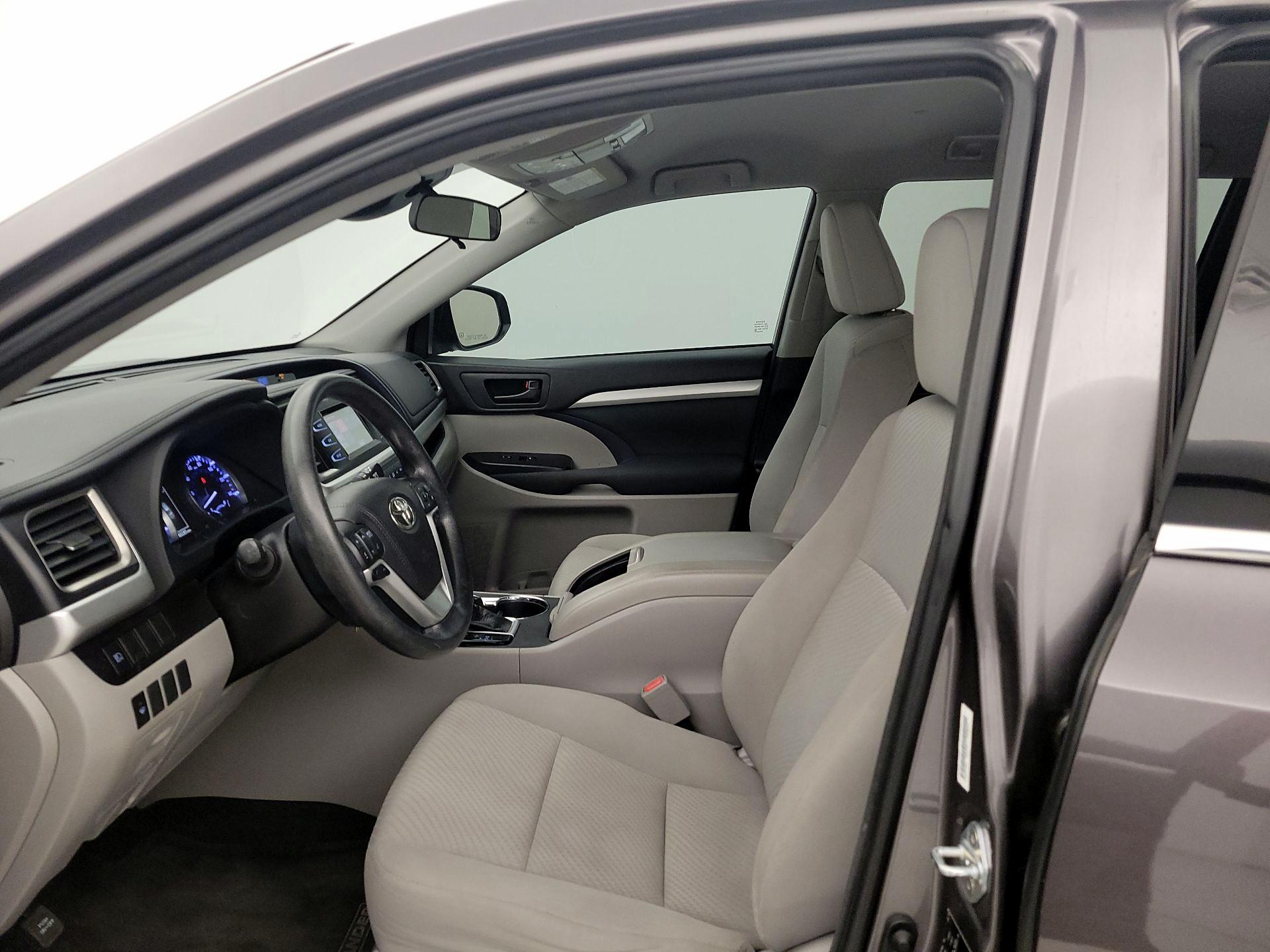 Thumbnail: 2018 Toyota Highlander - 11