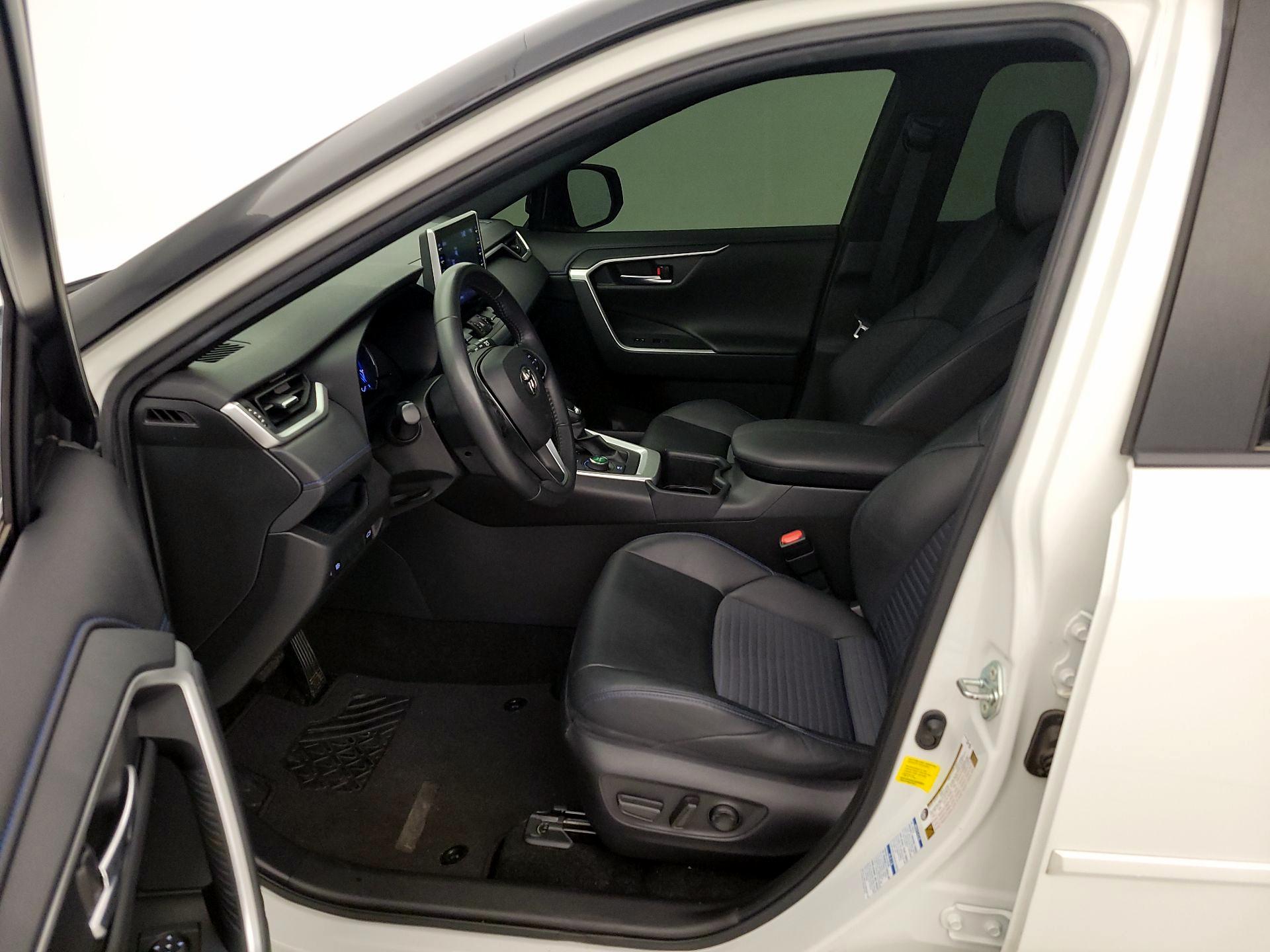 Thumbnail: 2022 Toyota RAV4 - 11