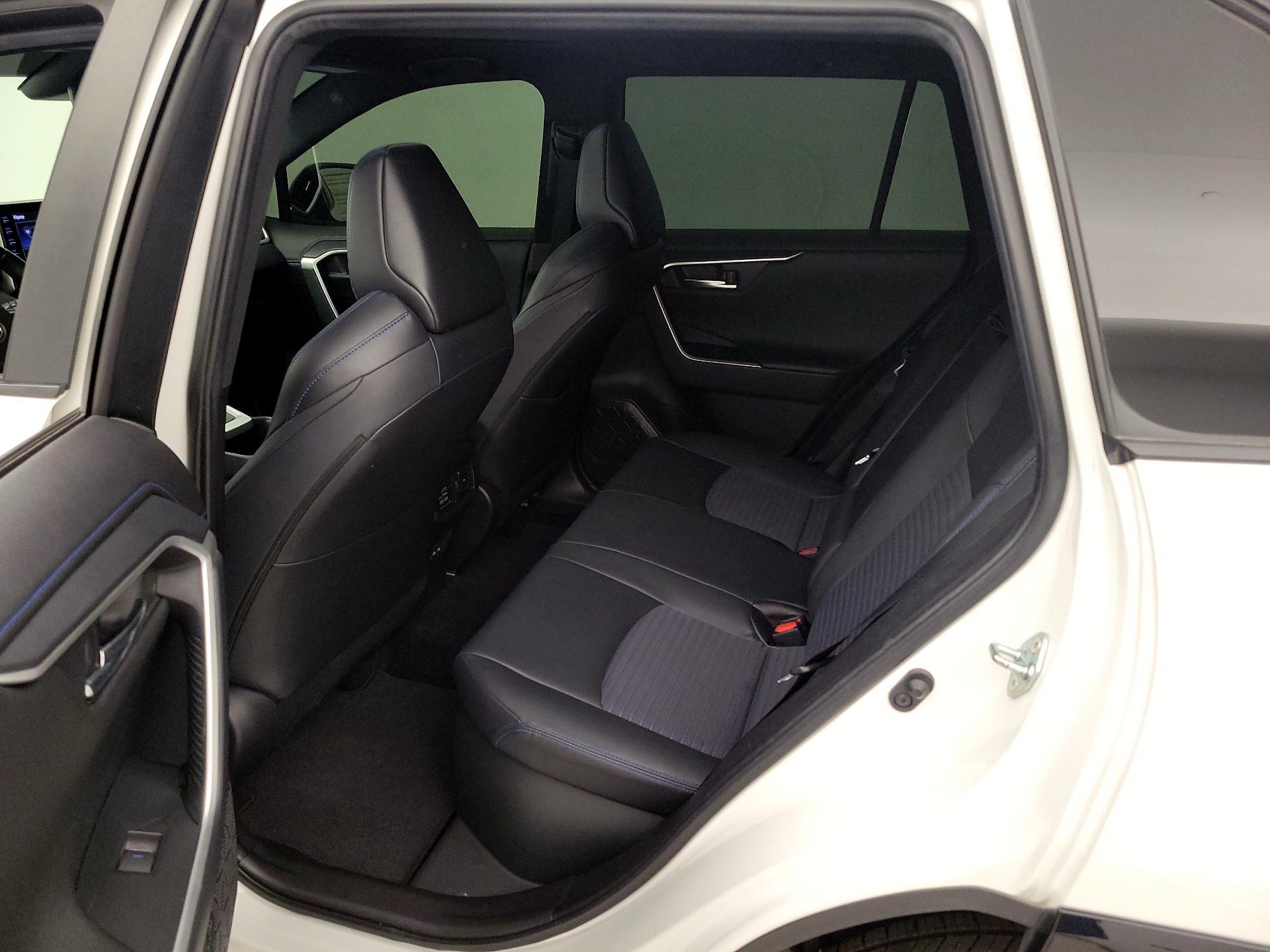 Thumbnail: 2022 Toyota RAV4 - 20