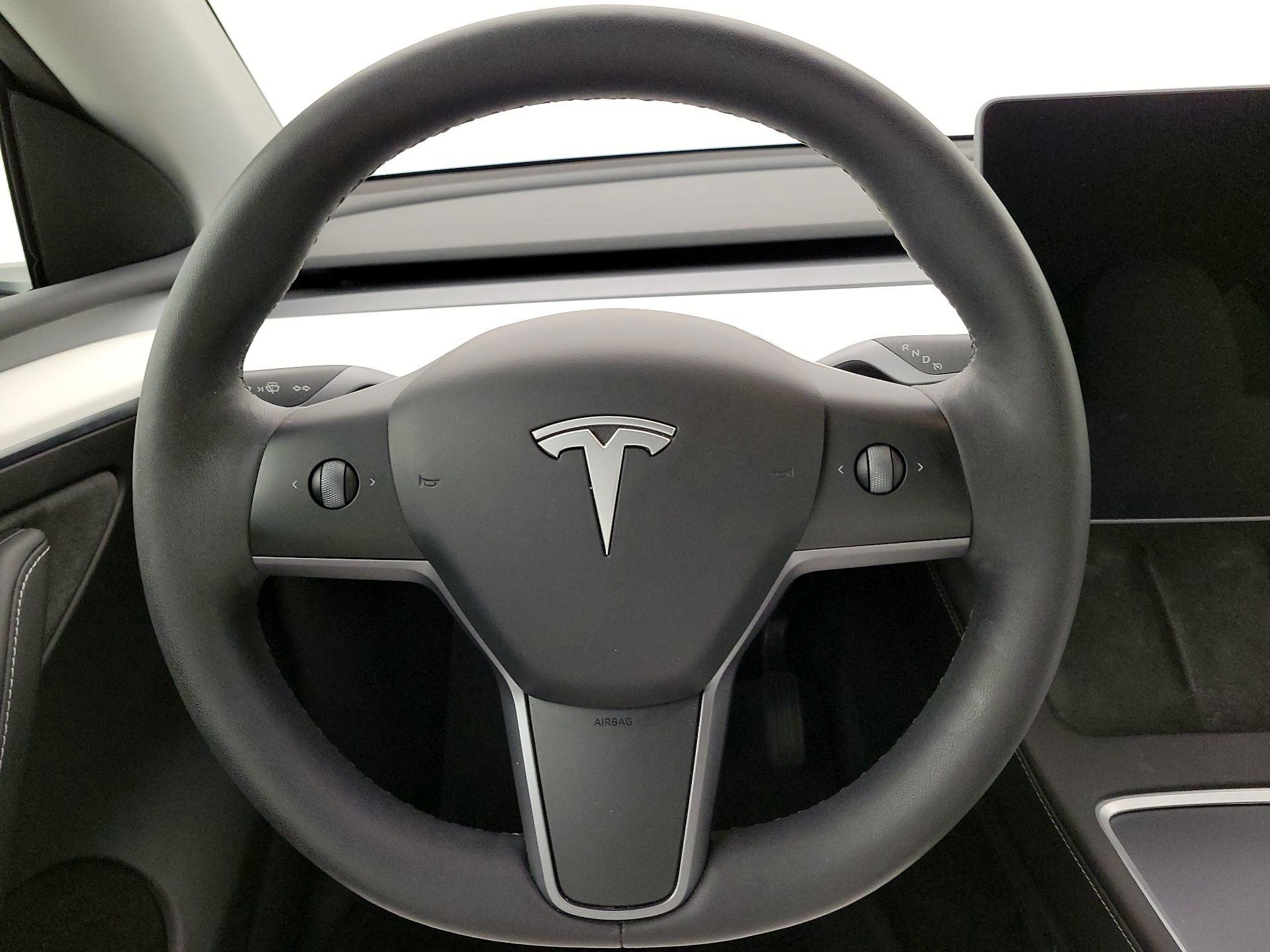 Thumbnail: 2023 Tesla Model Y - 10