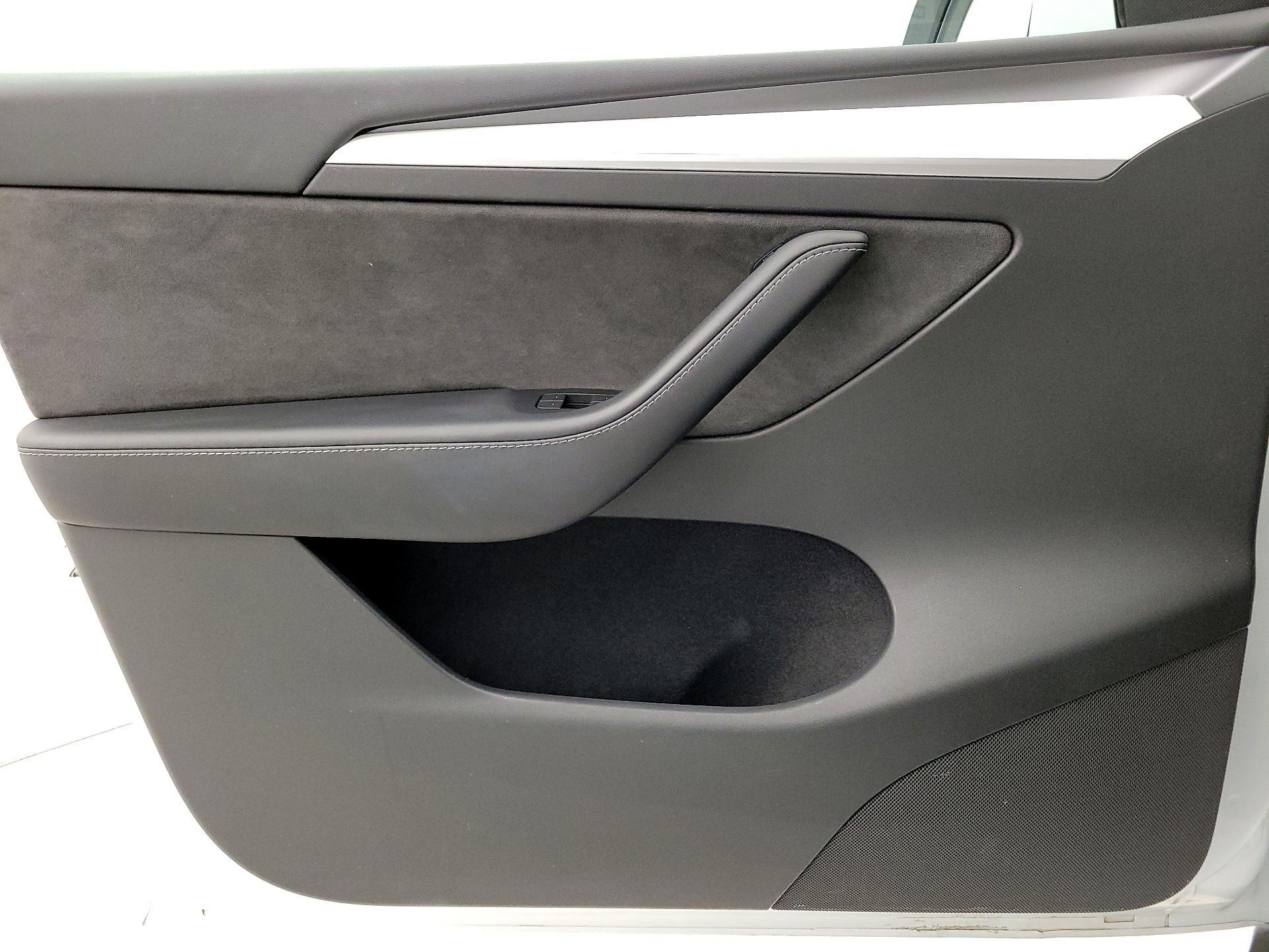 Thumbnail: 2023 Tesla Model Y - 12
