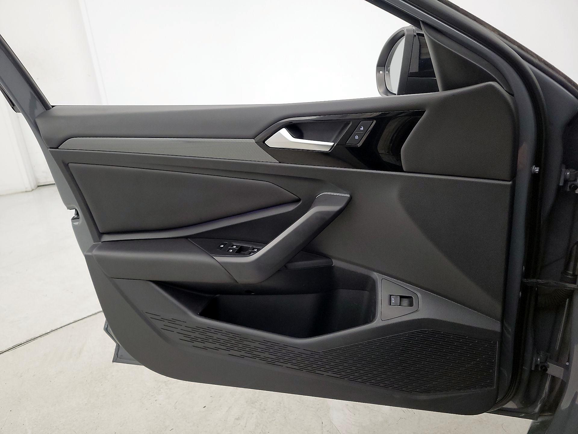 Thumbnail: 2021 Volkswagen Jetta - 12